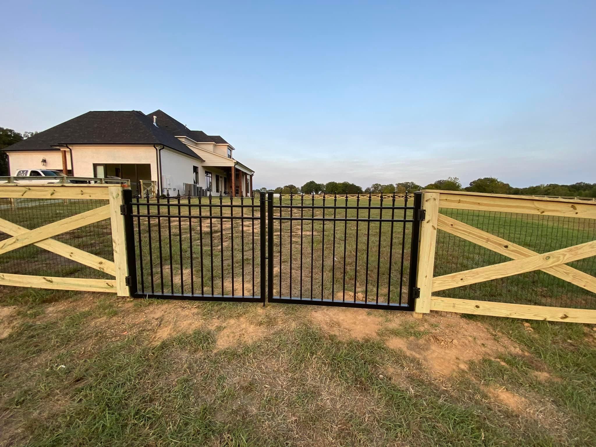  for Manning Fence, LLC in Hernando, MS