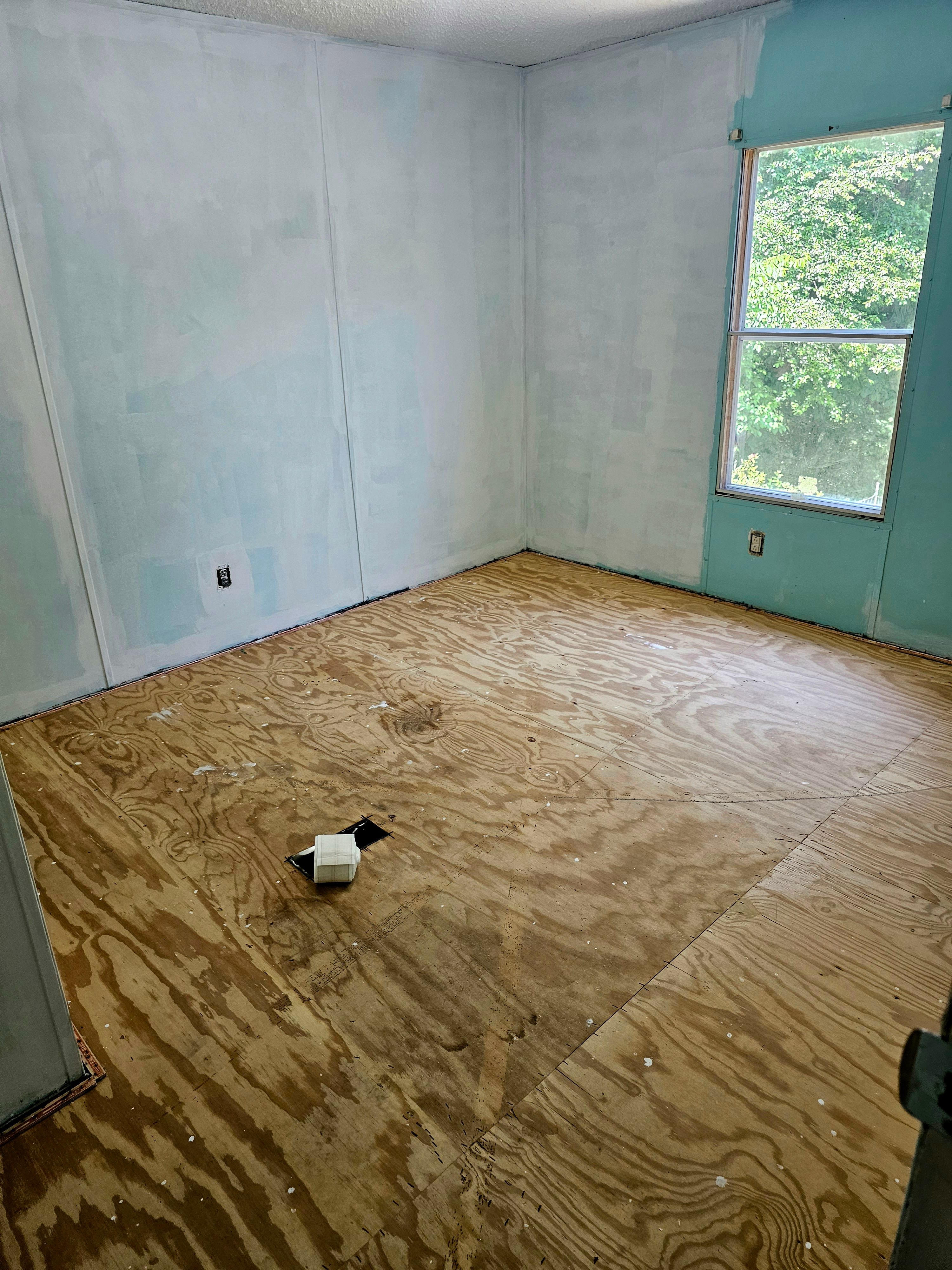 Flooring for E and C Handyman and Construction in Owensboro, KY