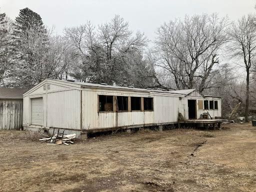  for Premier Services in New London, MN