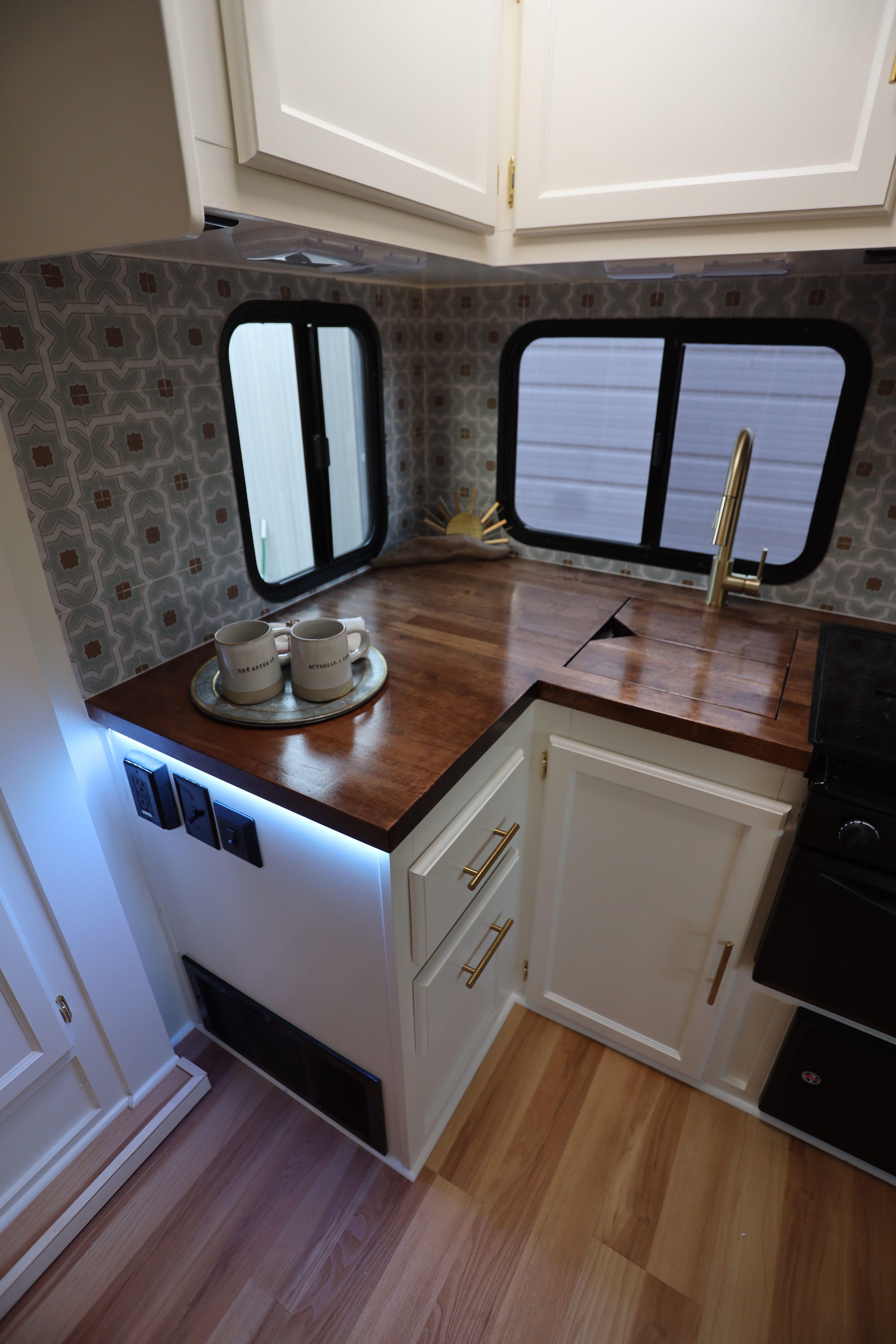 2018 Keystone Passport 2510RB for Mauka to Makai RV Renovations in Los Angeles, CA