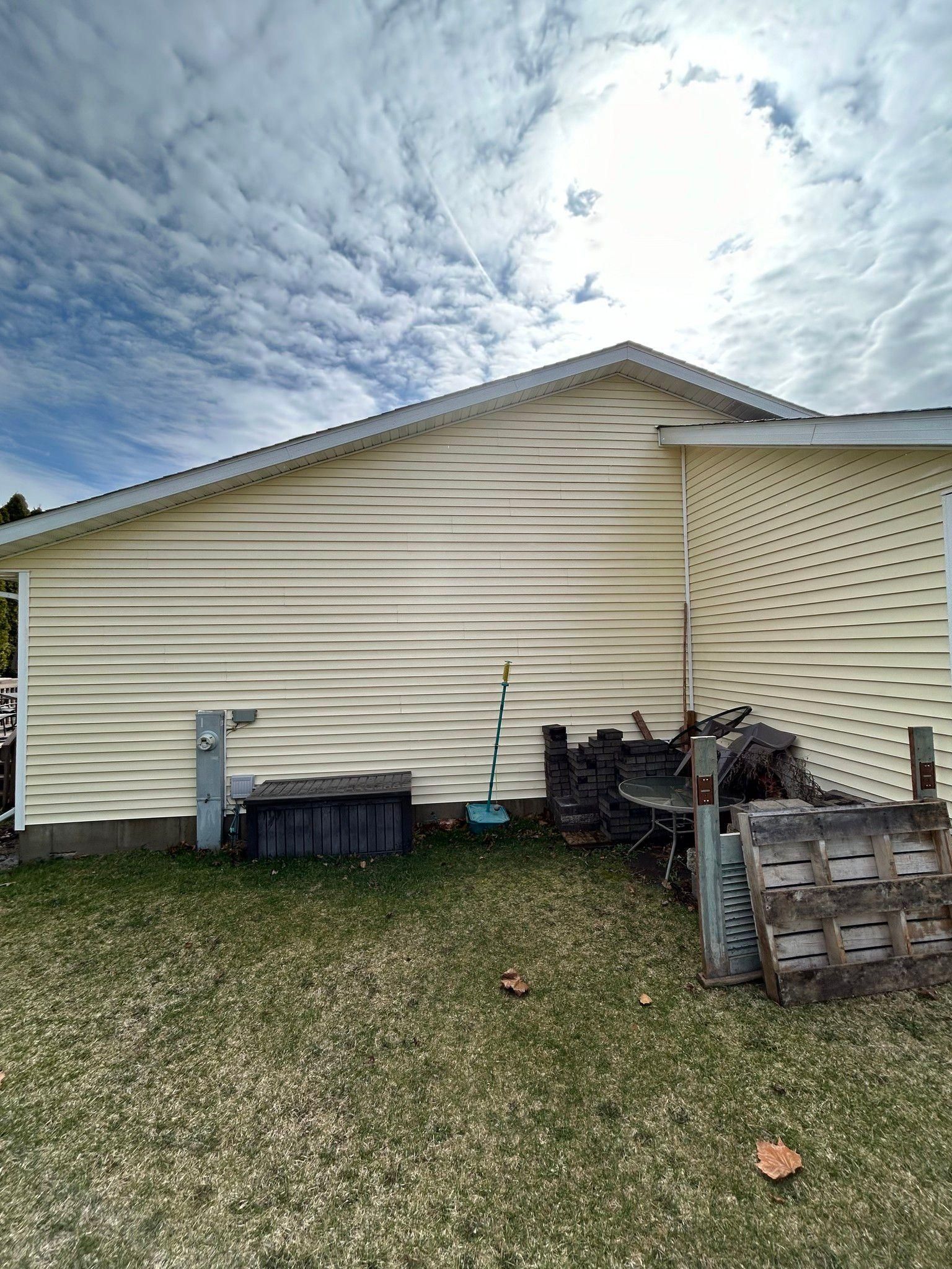 Home Softwash for J&J Power Washing and Gutter Cleaning in Sycamore, IL