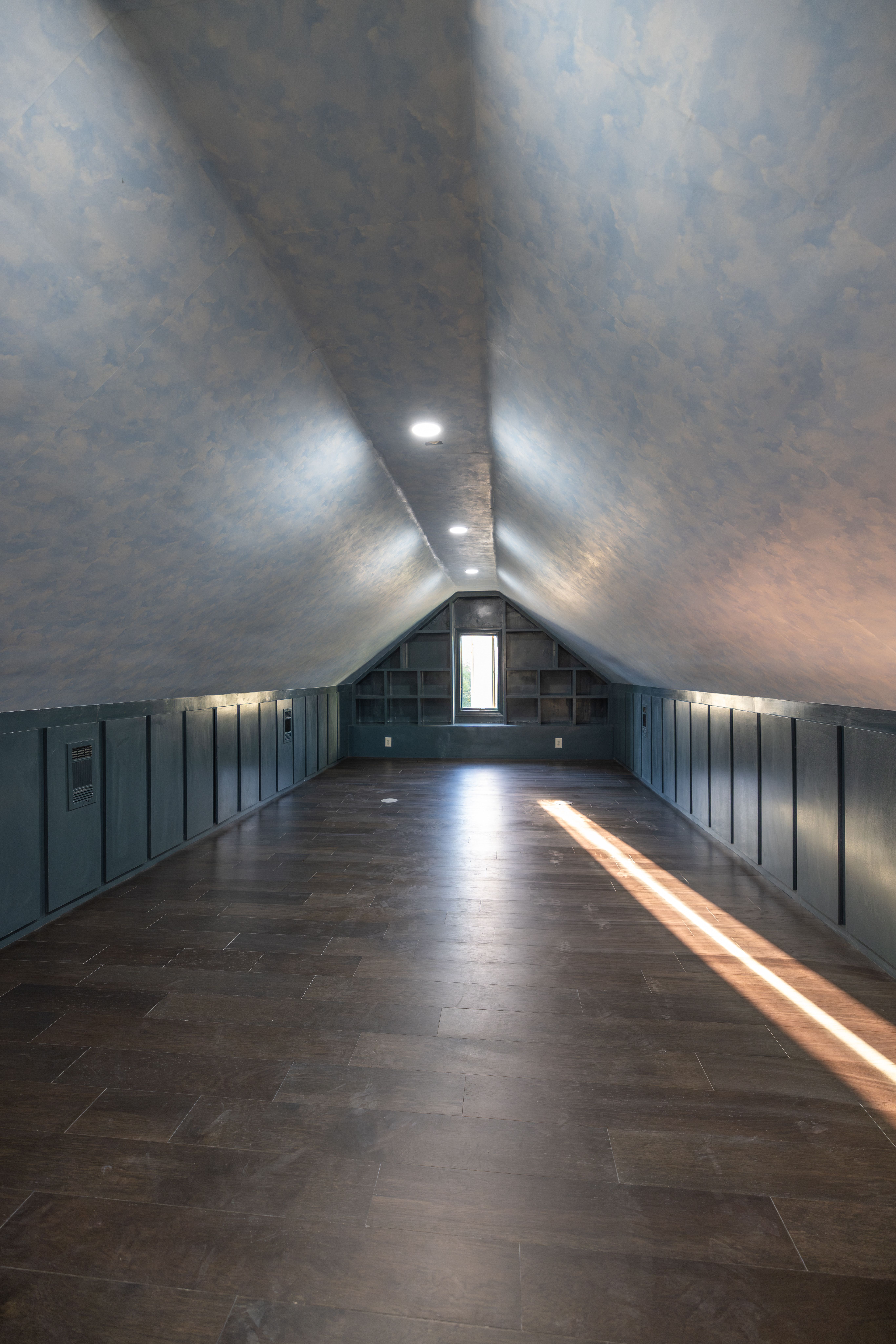  for Luxurious Construction LLC in Houston, TX