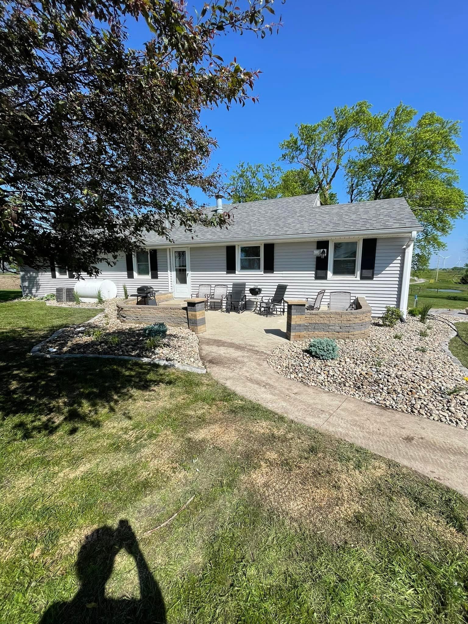  for Thomas' Lawn Care in Maryville, MO