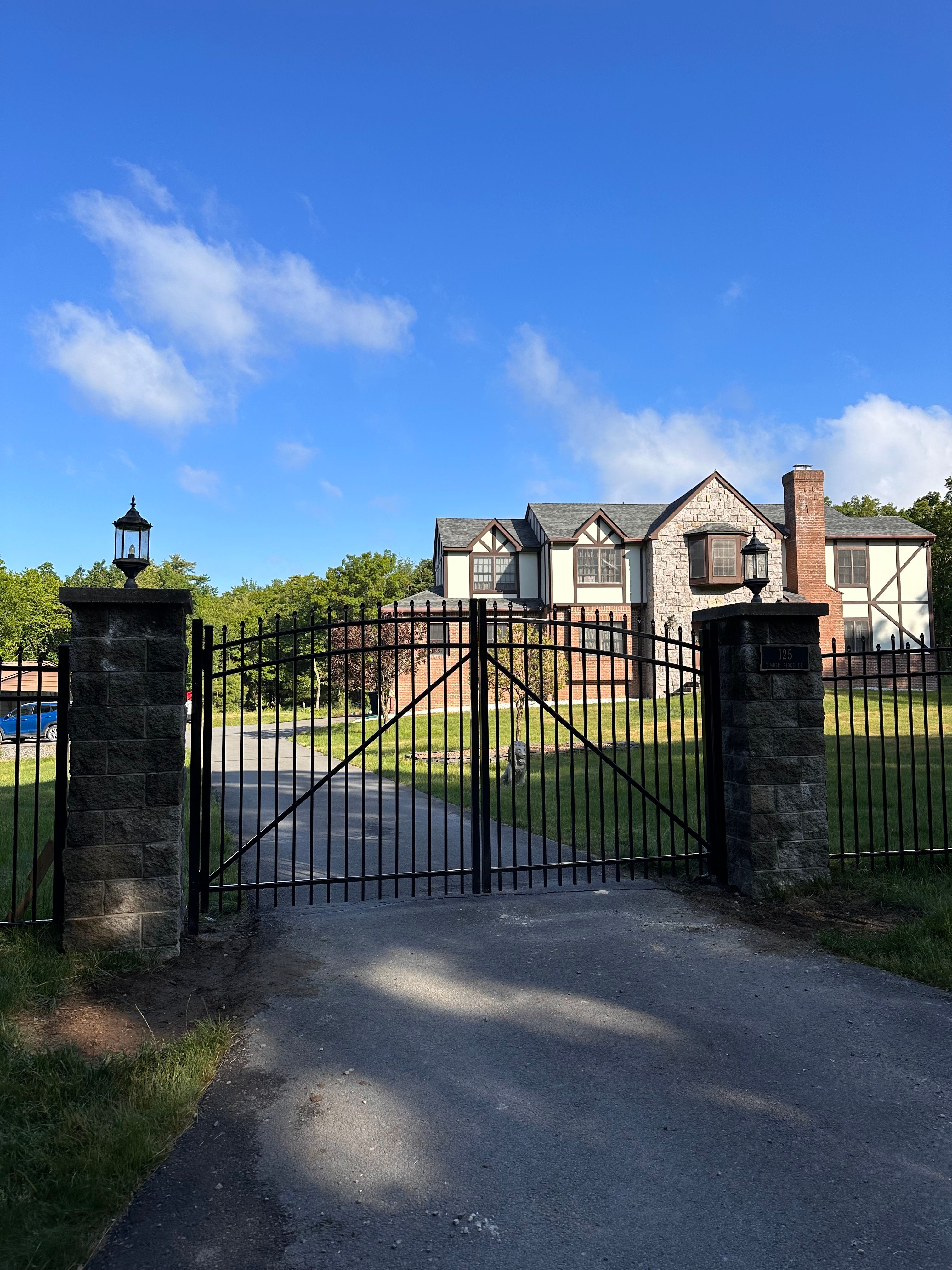 Aluminum fence  for Wantage Fence & Stonework, LLC in Wantage, New Jersey
