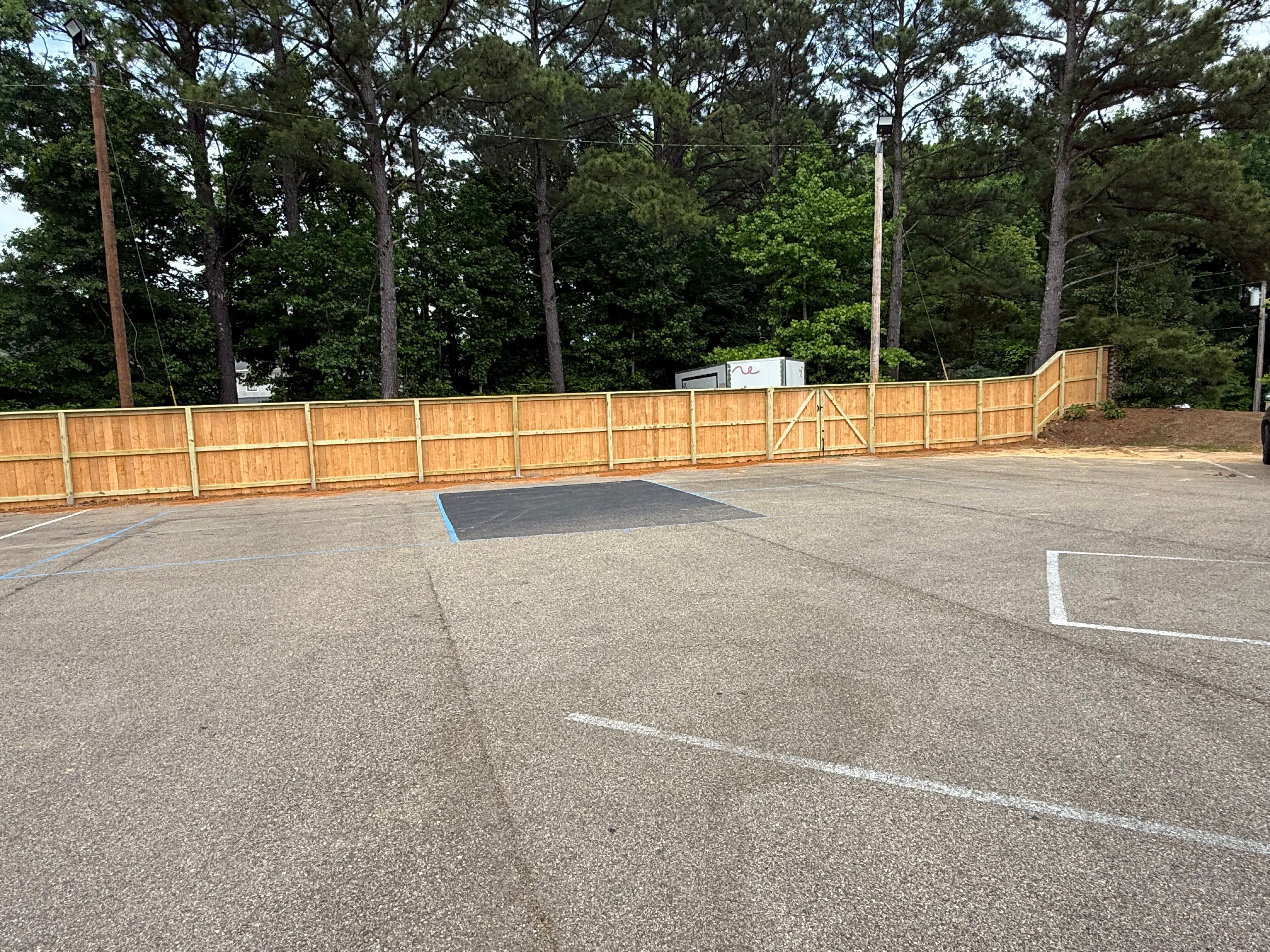  for Pennington Fence Co in Tupelo, MS