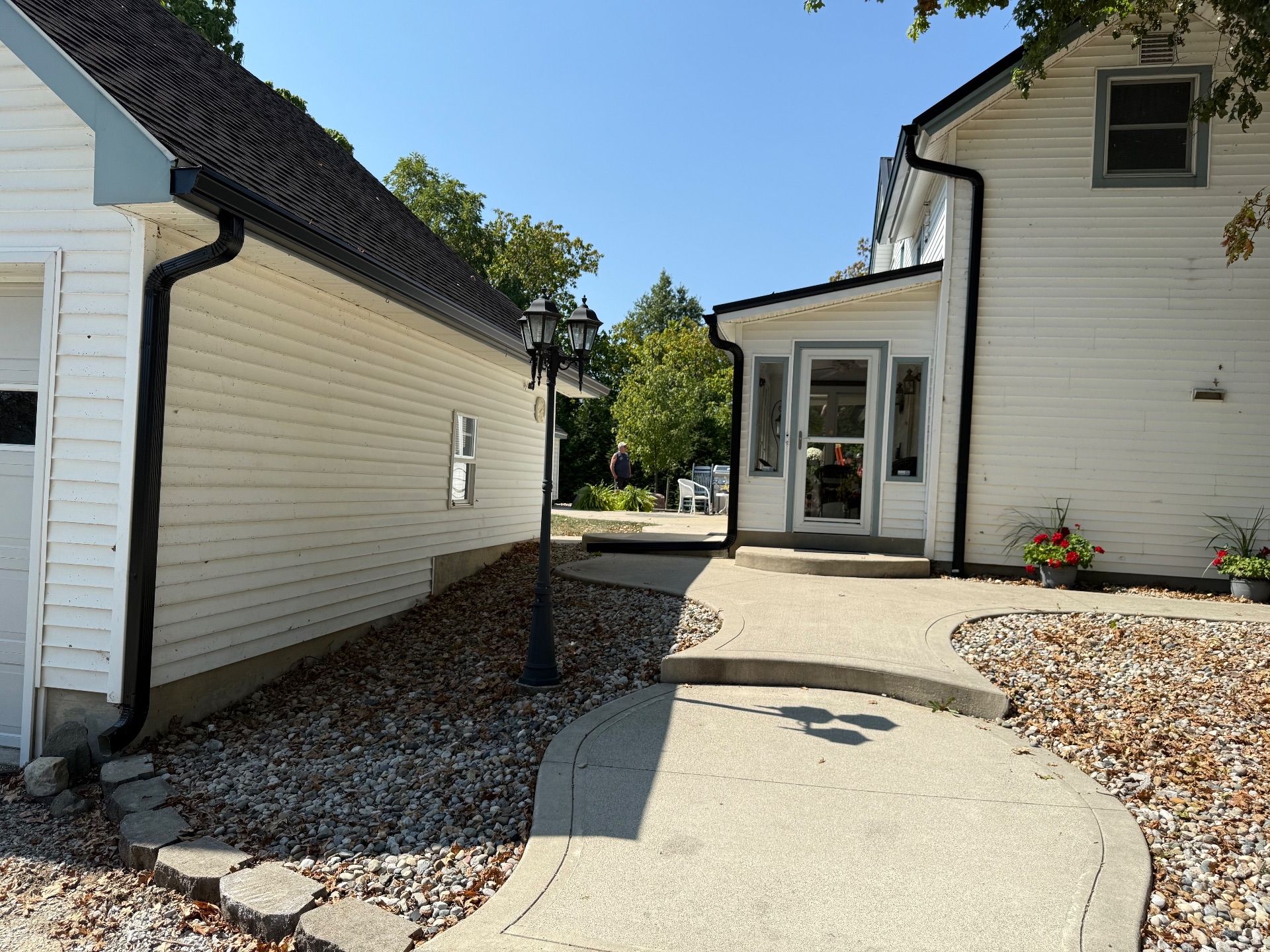 Gutters for Seamless Gutters LLC in Fort Wayne, IN