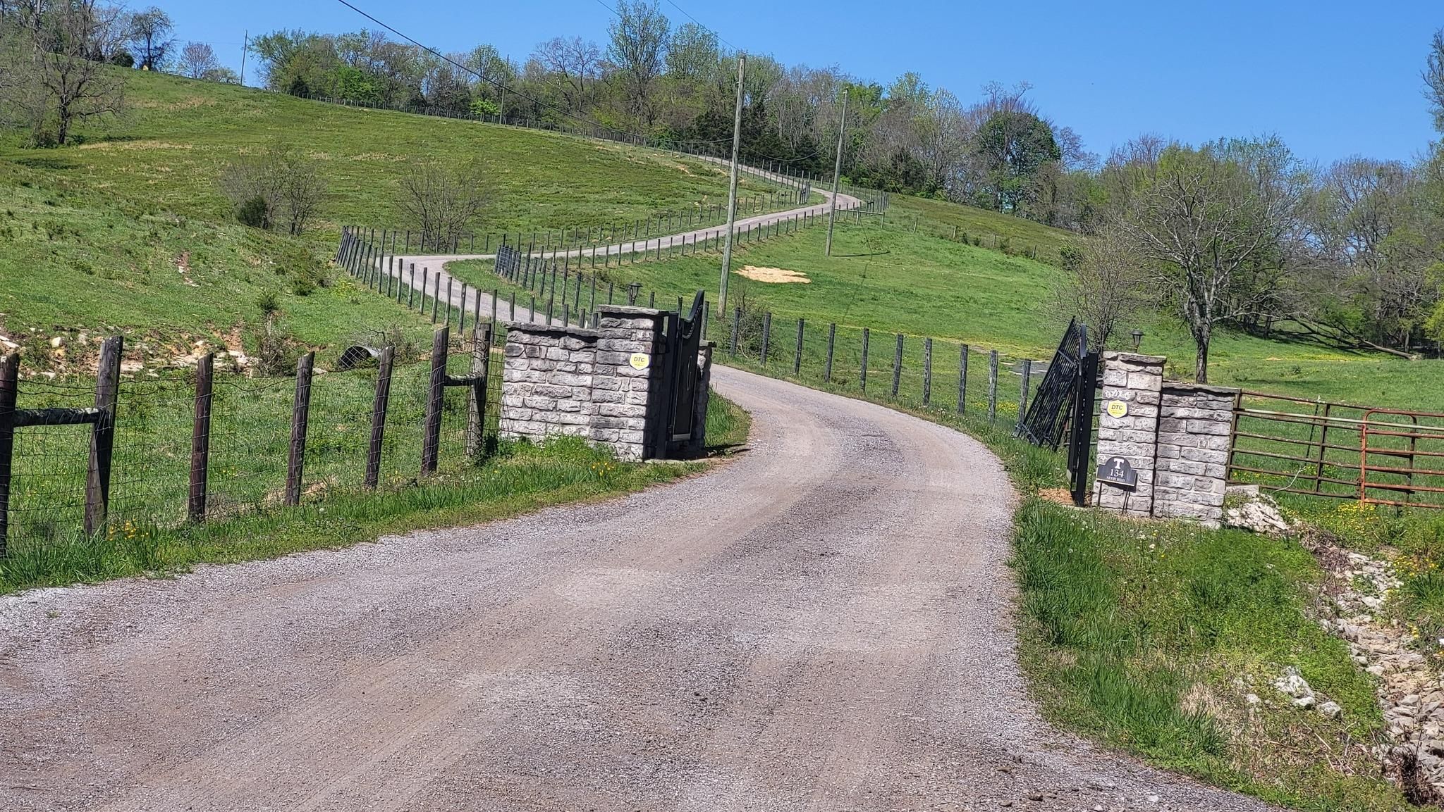  for Absolute Asphalt, Paving & Sealcoating in Lebanon, TN