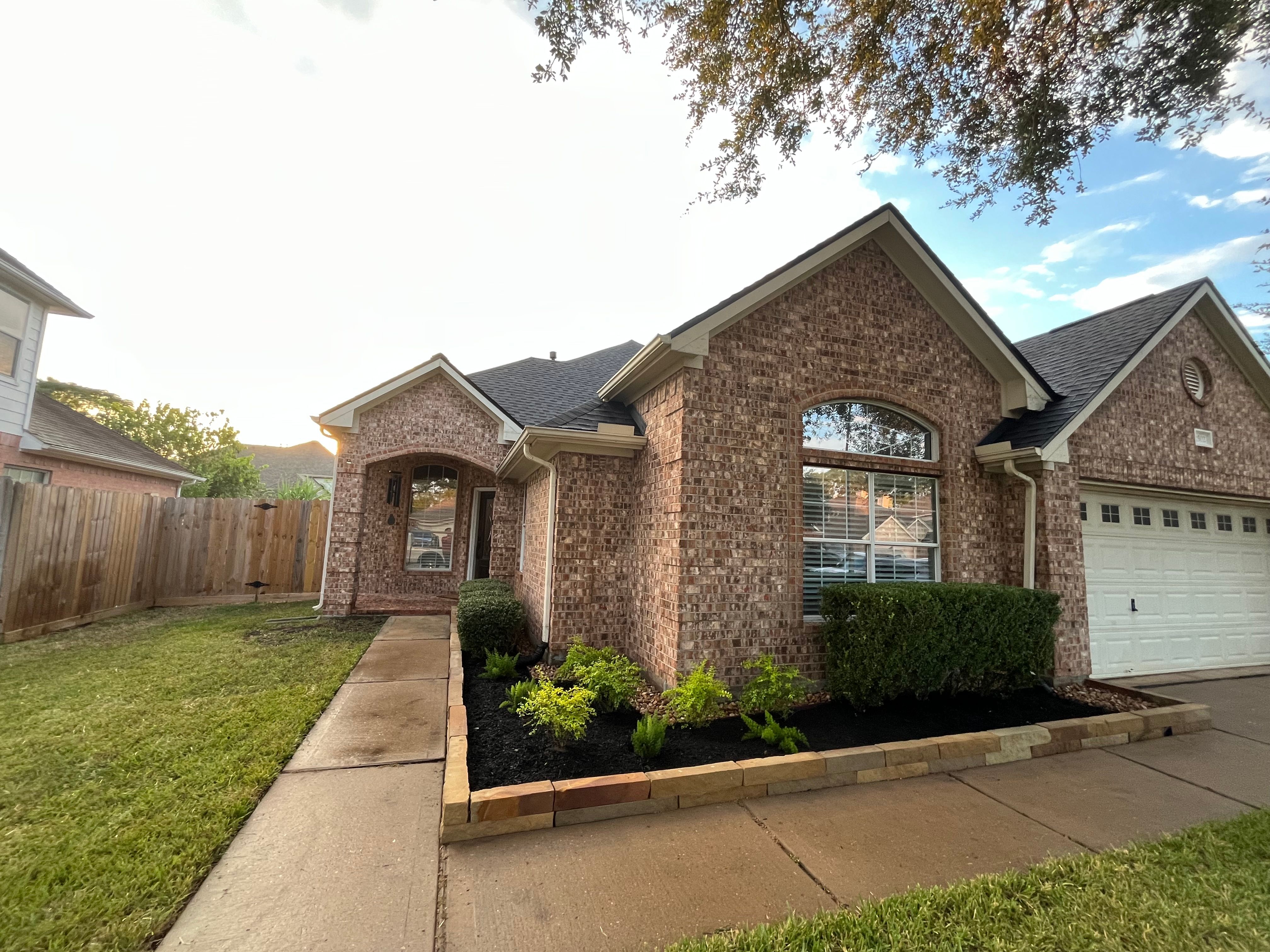  for Garza Lawncare & Tree Service in Pearland, TX