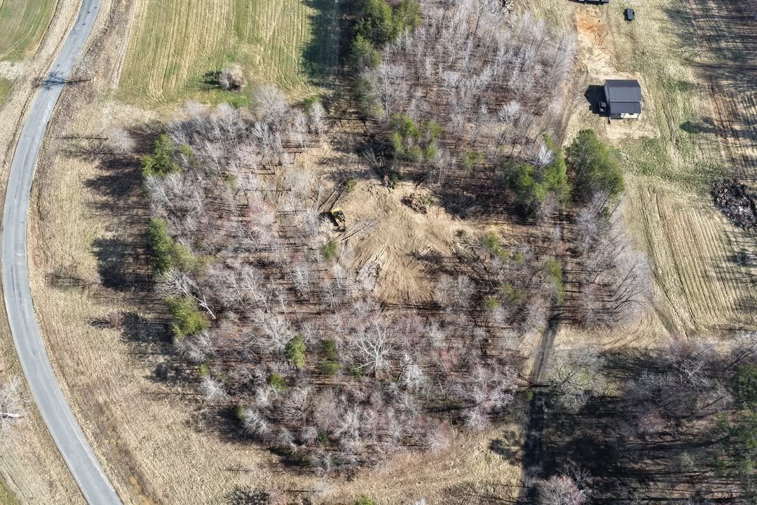 All Photos for Hunt’s Hauling & Landworks LLC in Danville, VA