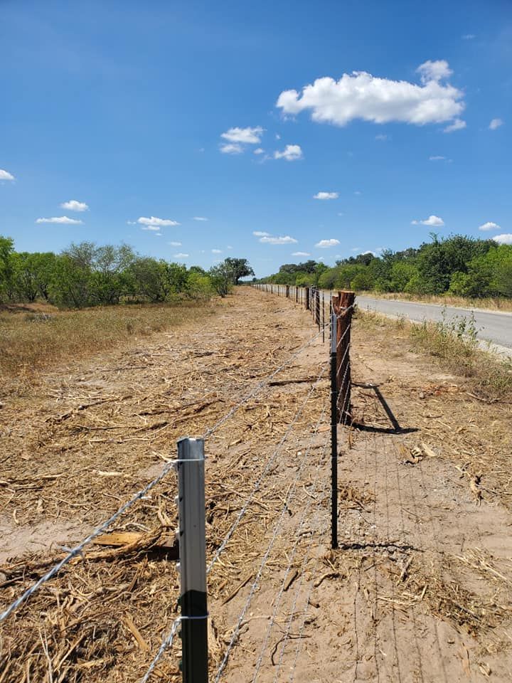 Fences for Rudy's Custom Fence Building in Luling, TX