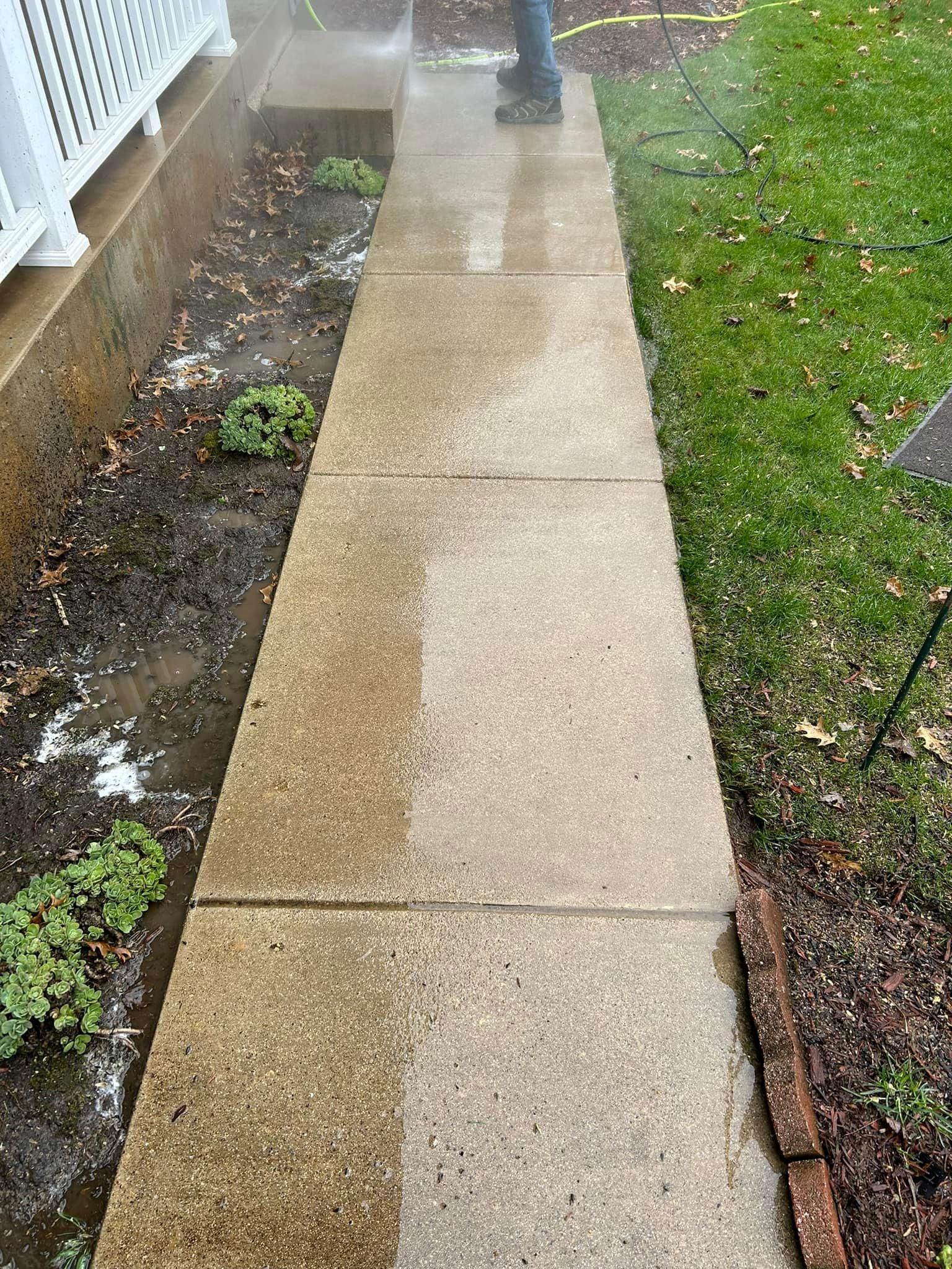 Home Softwash for J&J Power Washing and Gutter Cleaning in Sycamore, IL