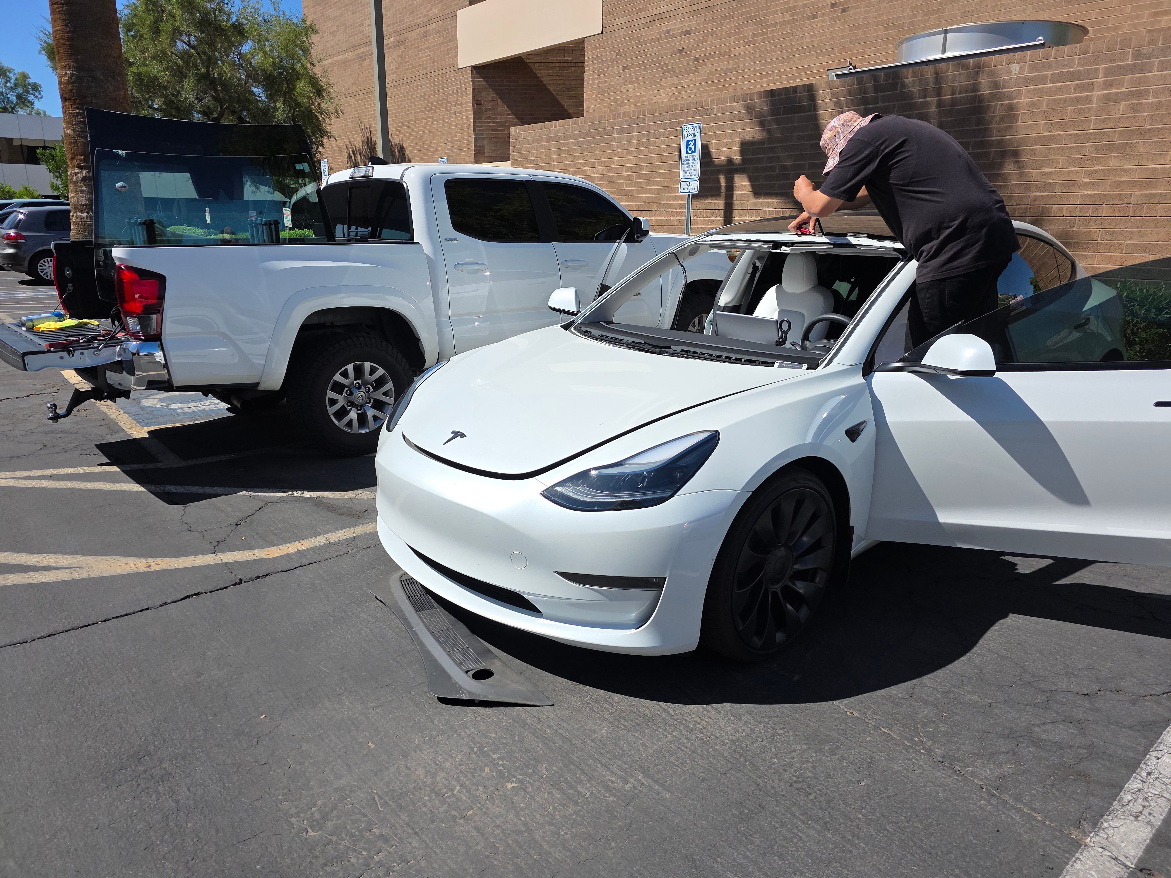  for Cals auto glass llc in Phoenix, AZ