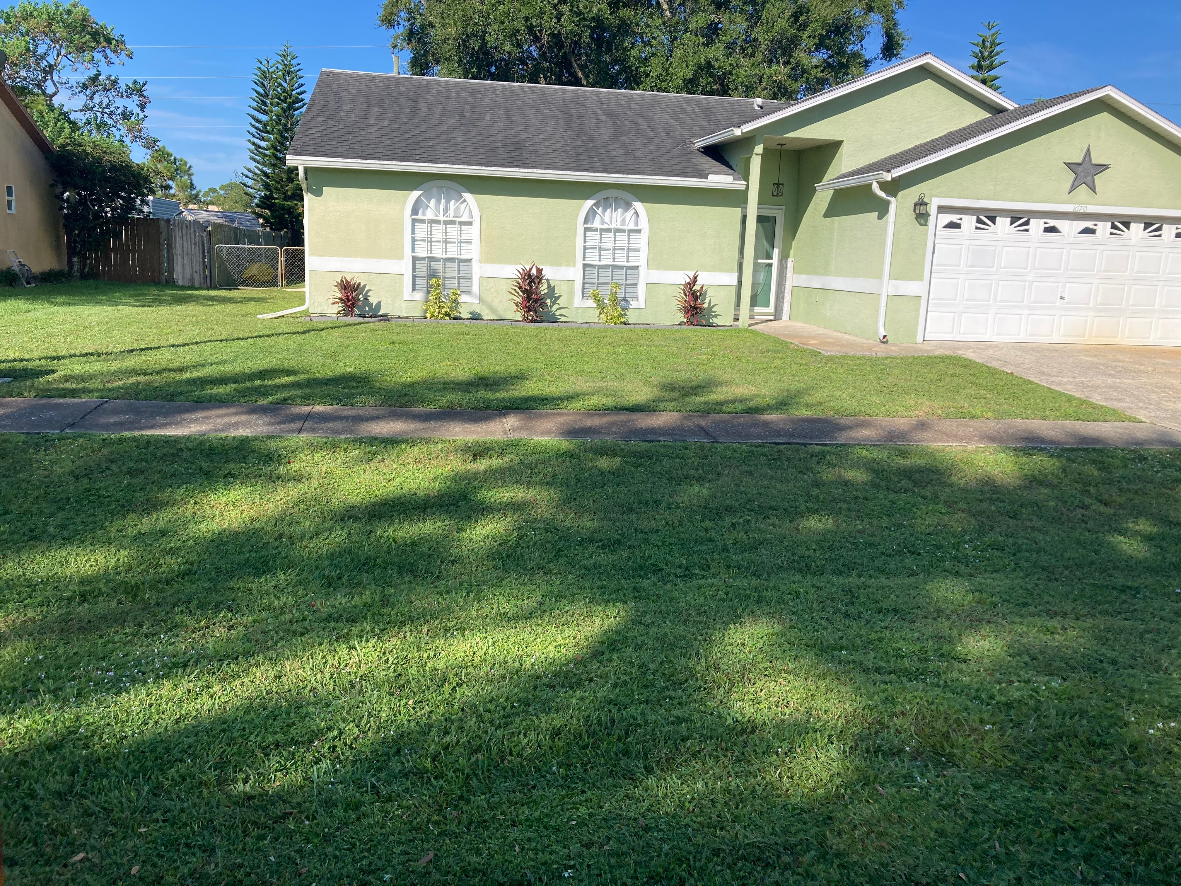 All Photos for Impressive Lawns 321 LLC in Titusville, FL