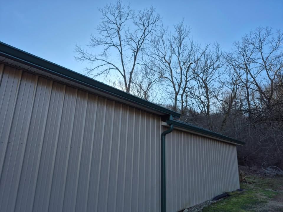  for Top Hand Roofing and Gutter in Pomeroy, OH