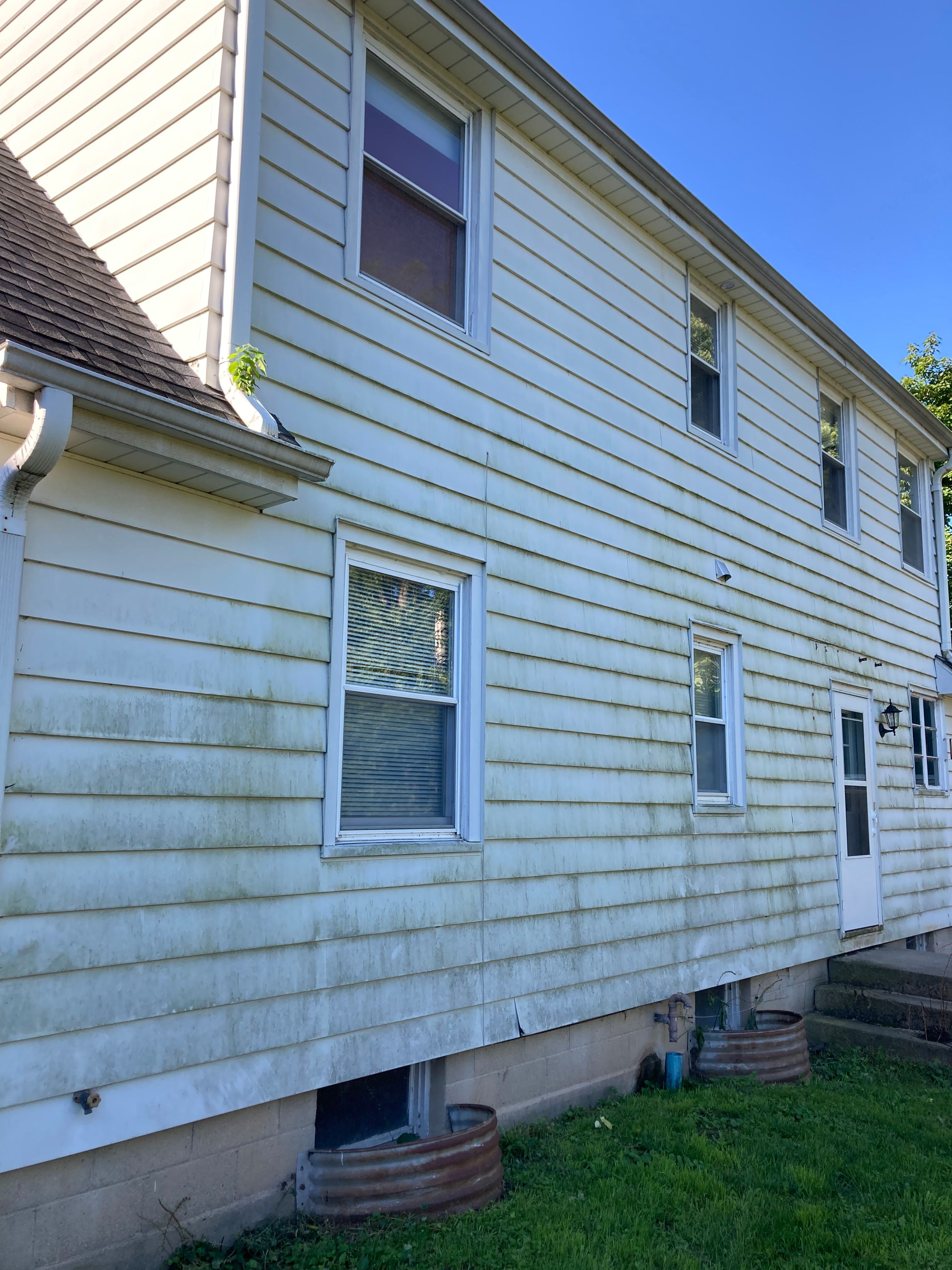 Home Softwash for J&J Power Washing and Gutter Cleaning in Sycamore, IL