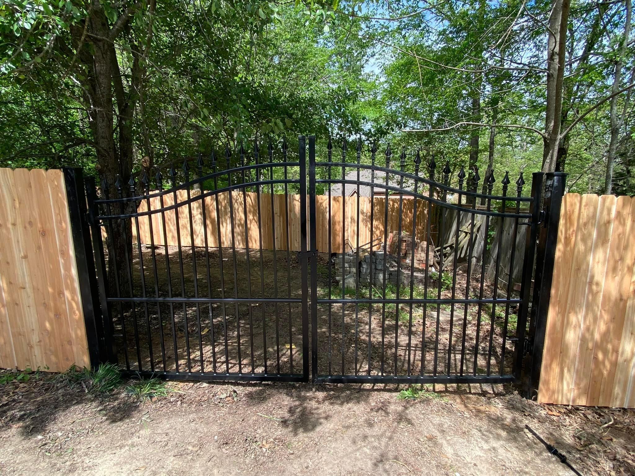  for Manning Fence, LLC in Hernando, MS