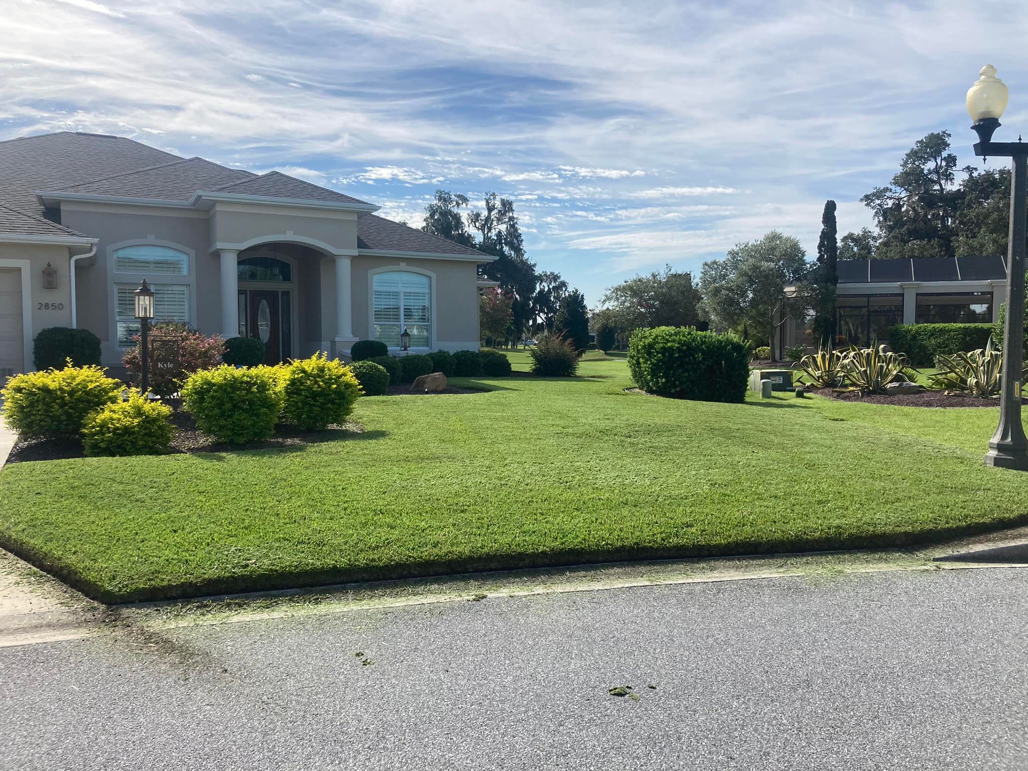 Landscaping Lawn Care for Bob's Mow n GO LLC in Lady Lake, FL