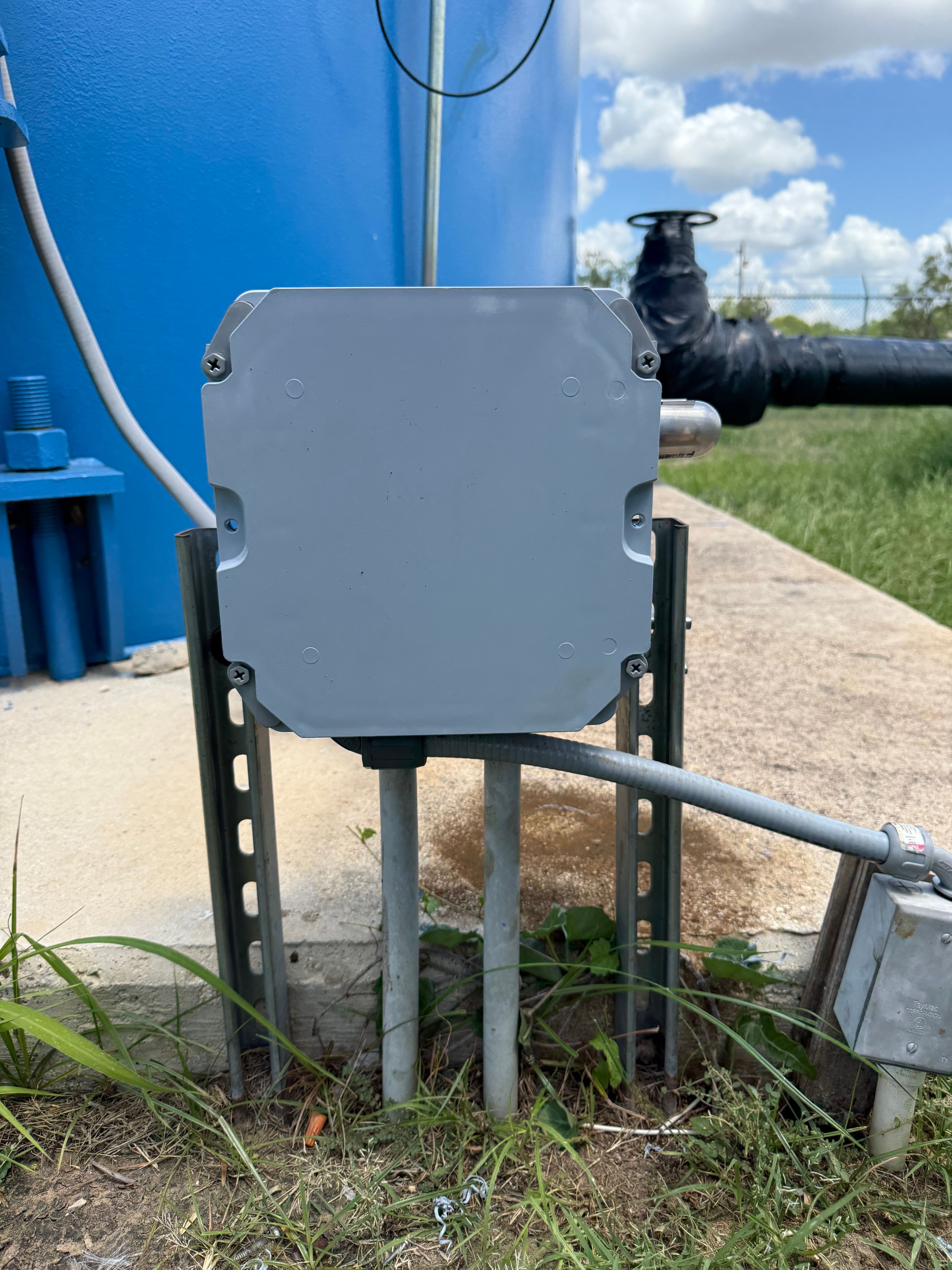  for LUX Electric in Floresville, TX