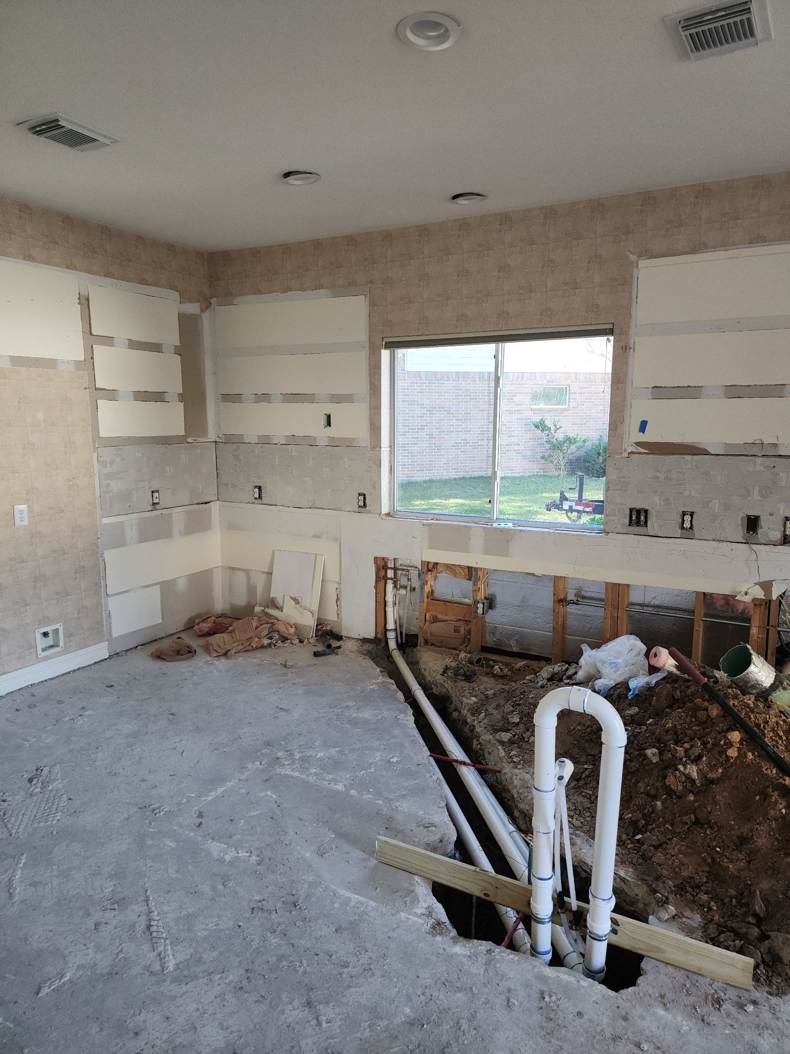  for Alpha Contracting Services in Katy, TX