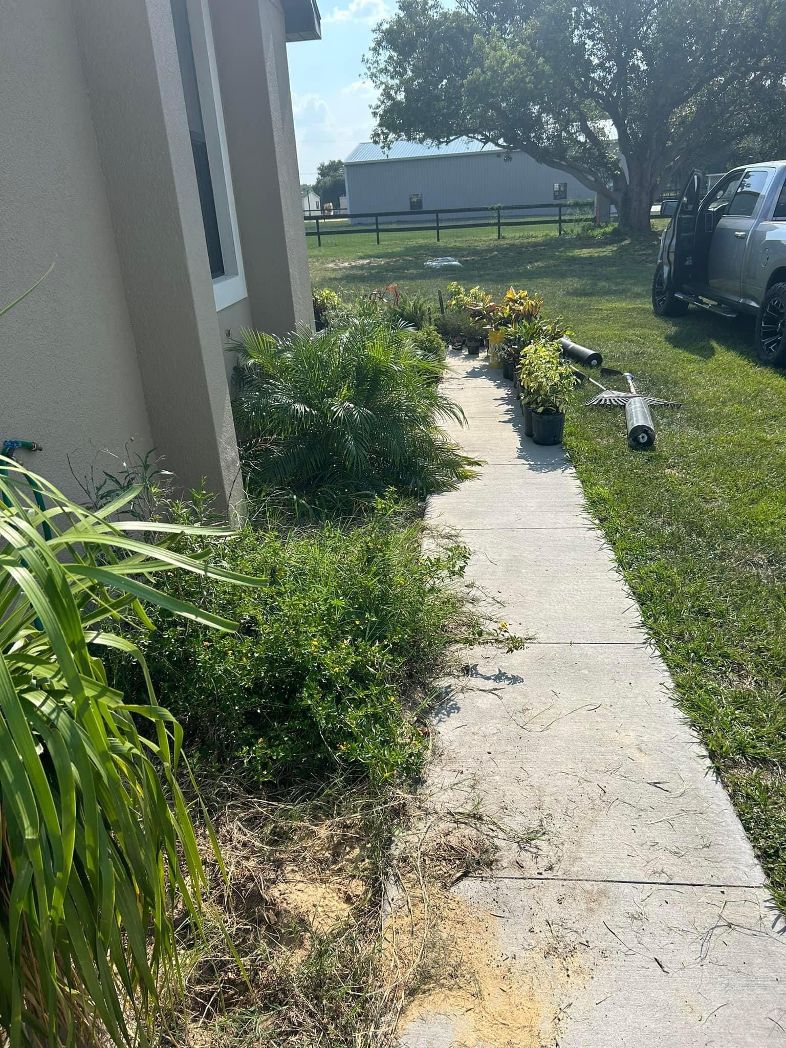 All Photos for Estrada All Pro Lawn Service in Auburndale, Florida