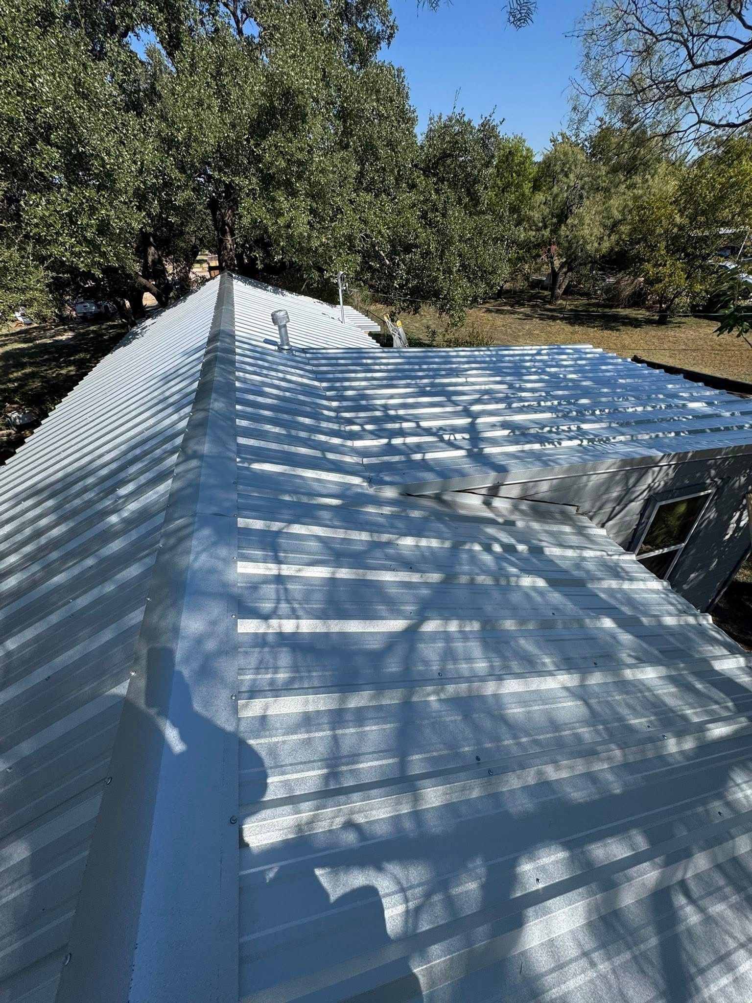 Metal roofs  for Barcenas Roofing & Remodeling in San Saba, TX