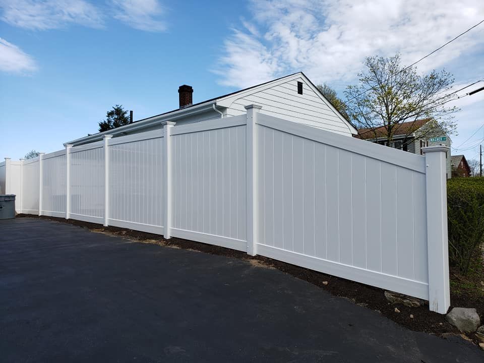 Vinyl Fences for Azorean Fence in Peabody, MA