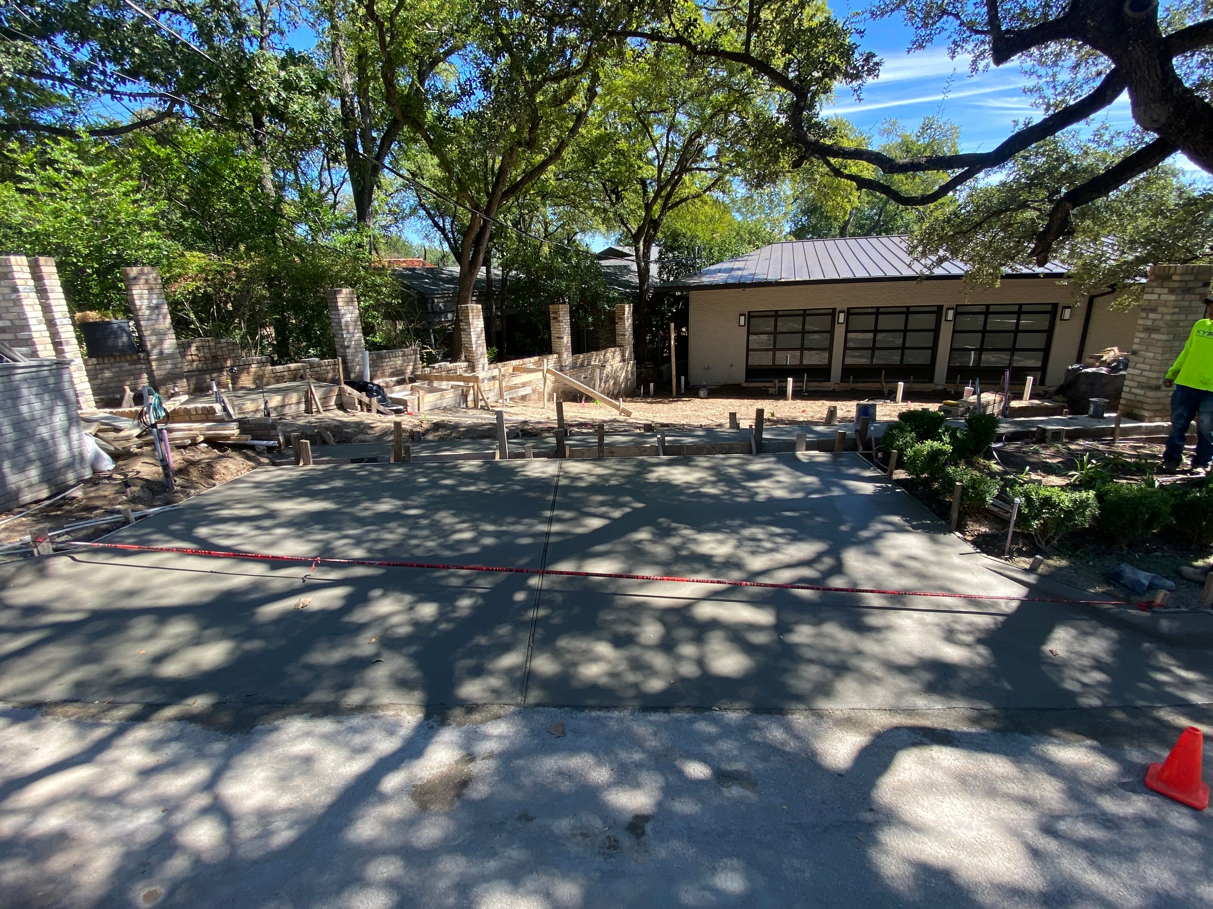  for Leo's Concrete Crew in Elgin, TX