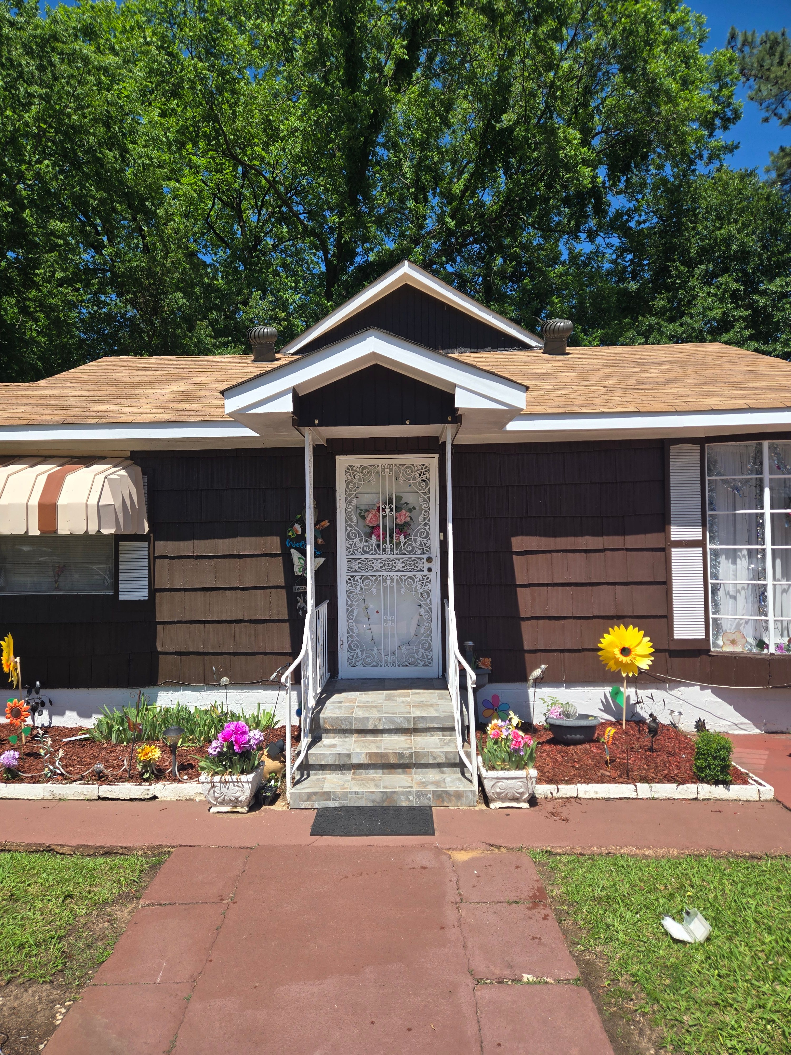  for Squeaky Clean Windows Gutters & More in Hoover, AL