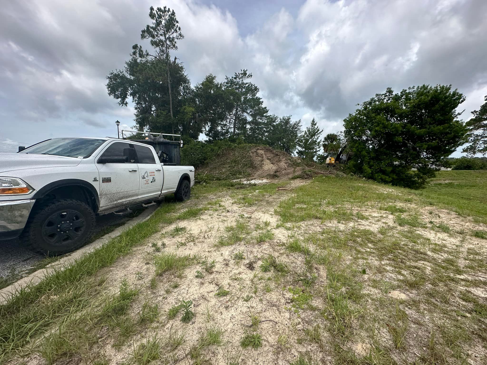 Excavating Company for CJ Dirtwork in Crescent City, FL