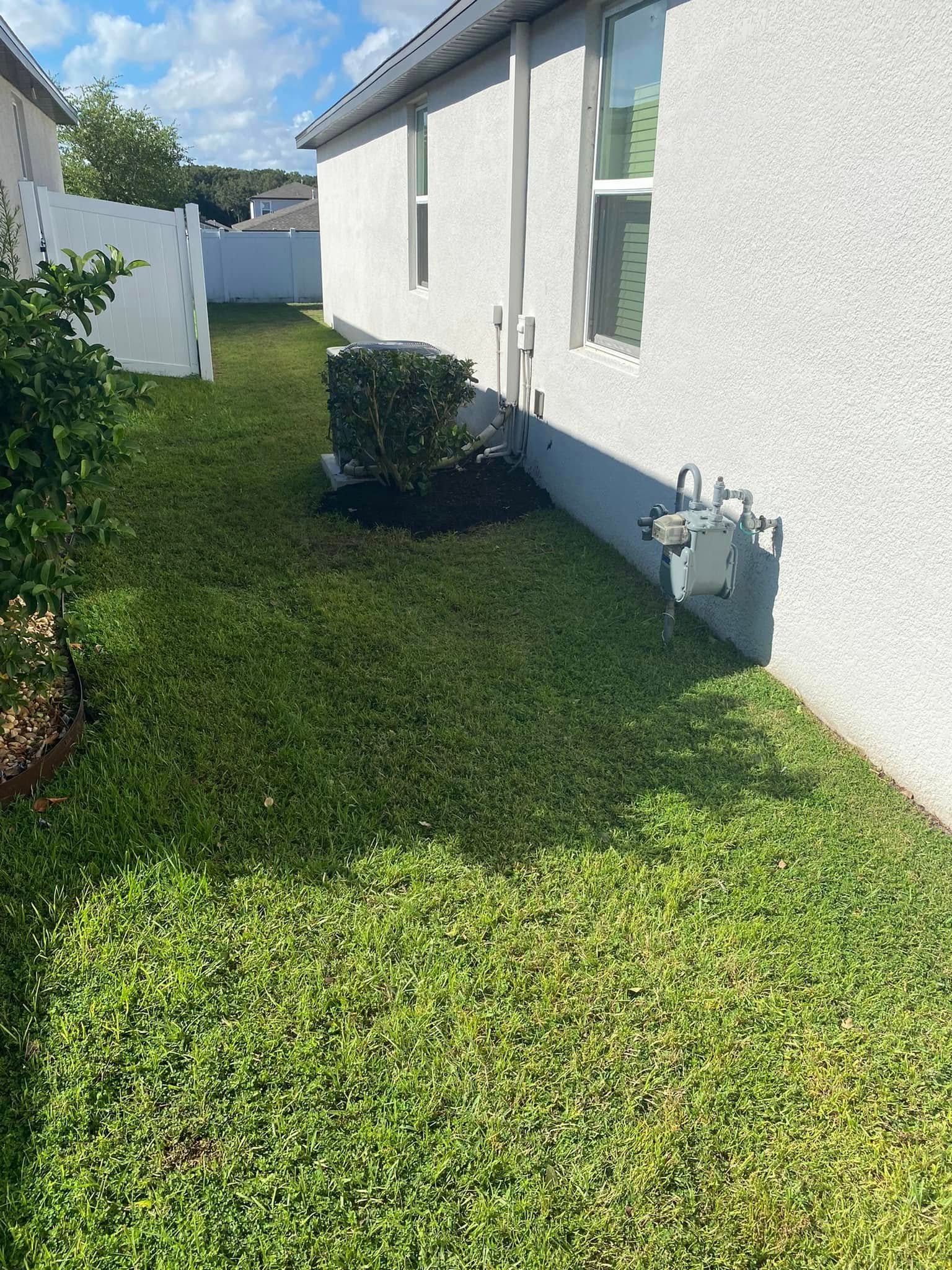 Landscaping Lawn Care for Bob's Mow n GO LLC in Lady Lake, FL