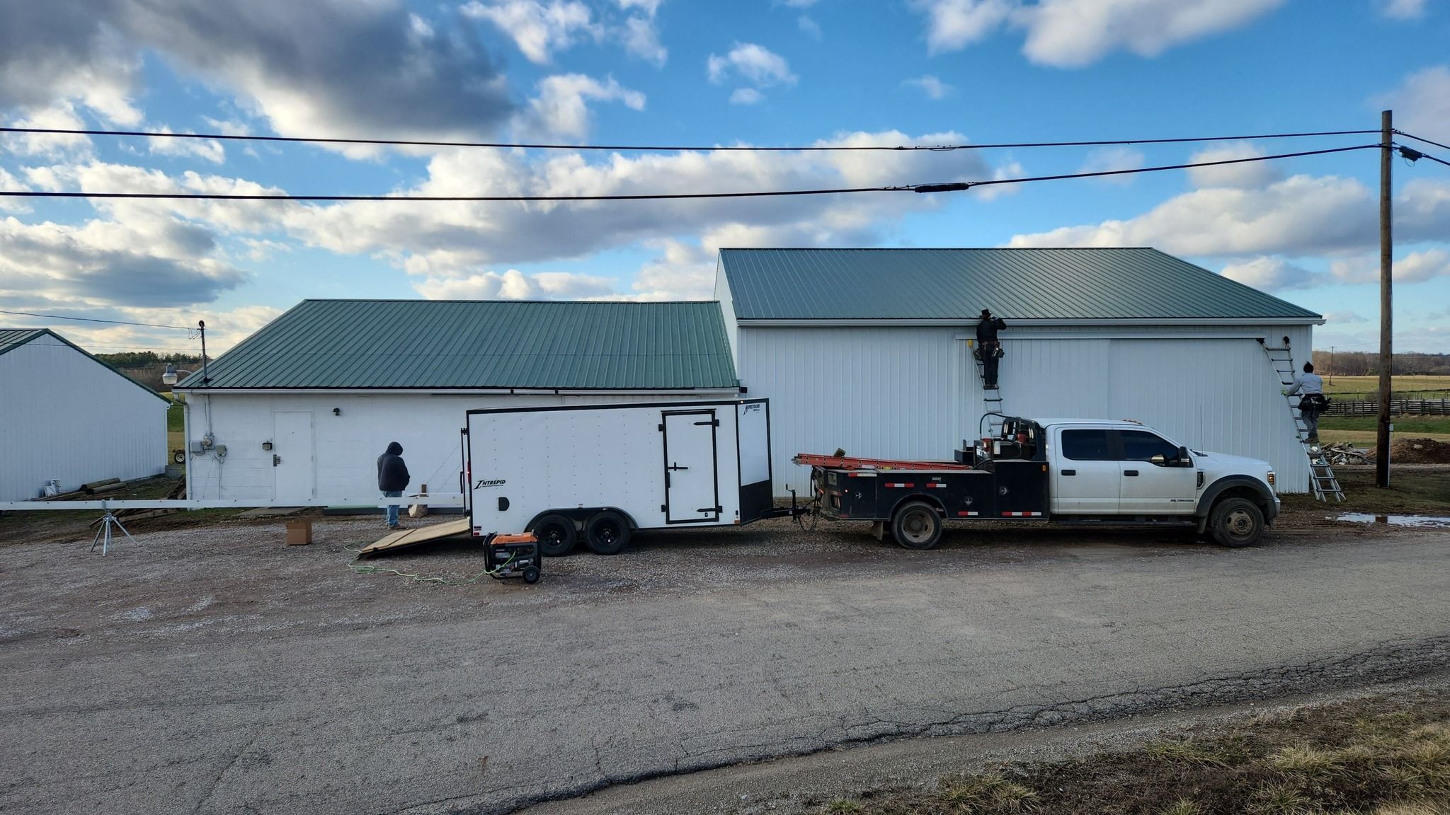 Roofing for Top Hand Roofing and Gutters in Pomeroy, OH