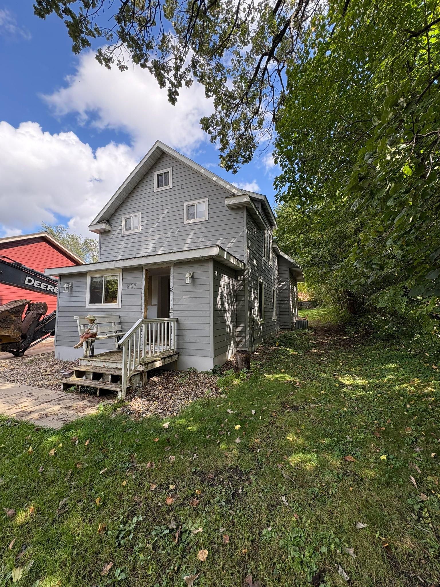  for Premier Services in New London, MN