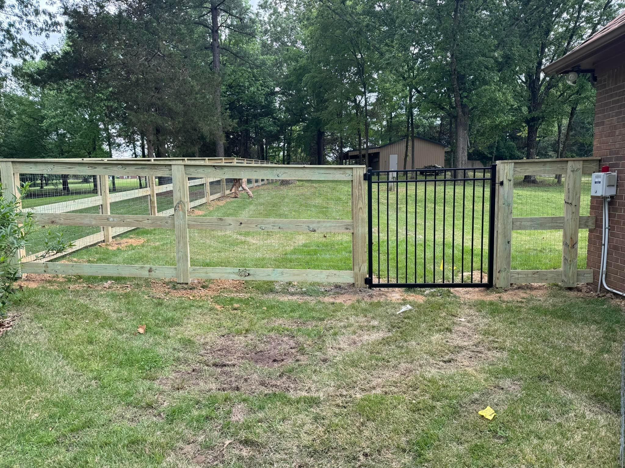  for Manning Fence, LLC in Hernando, MS