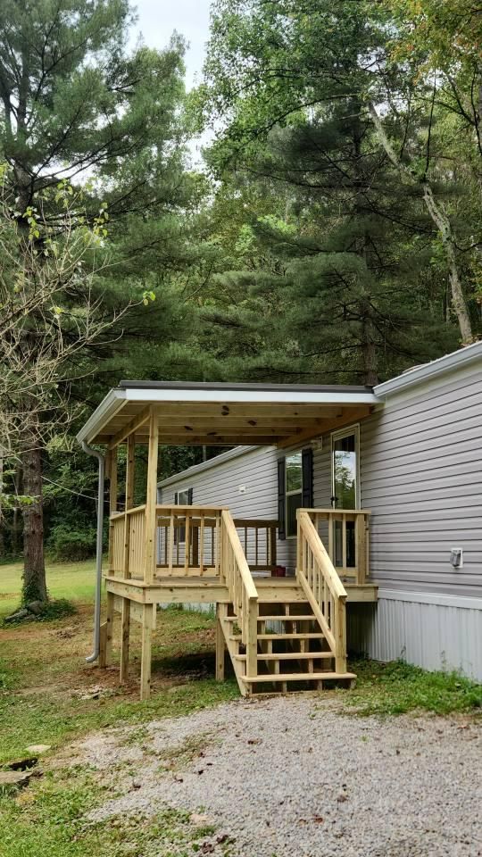  for Top Hand Roofing and Gutter in Pomeroy, OH