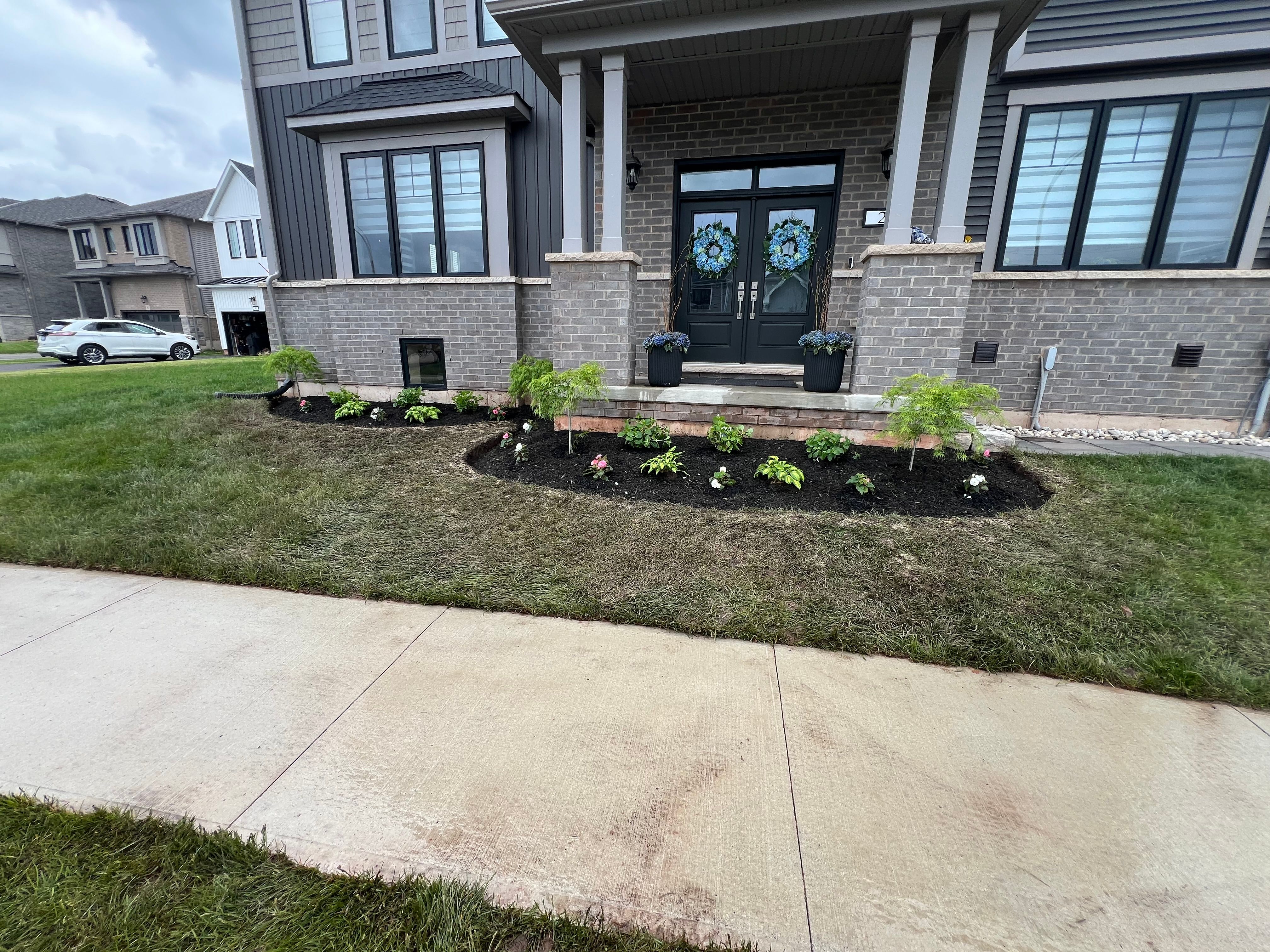  for CMN Exterior Maintenance in Hamilton, ON