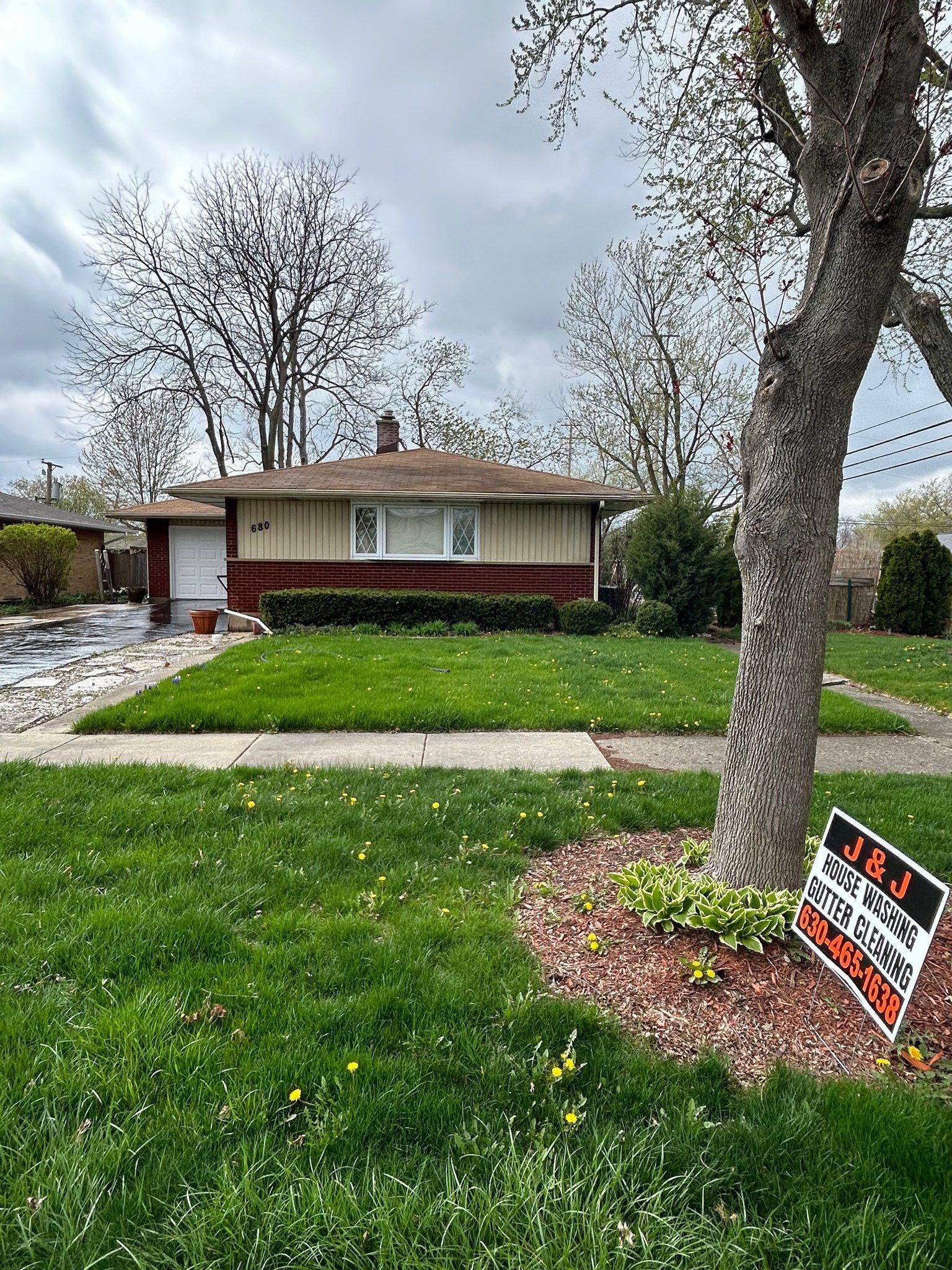 Home Softwash for J&J Power Washing and Gutter Cleaning in Sycamore, IL