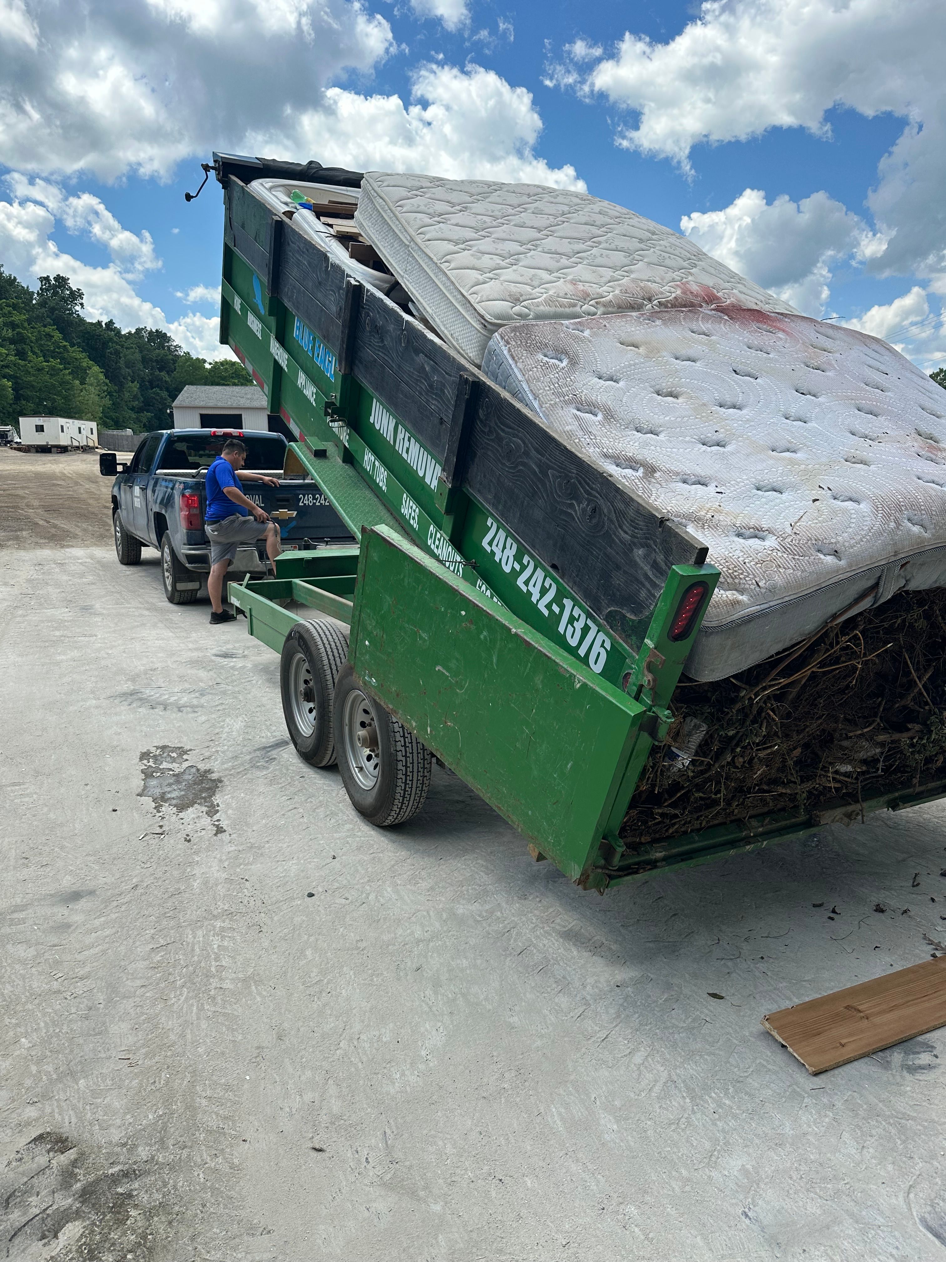  for Blue Eagle Junk Removal in Oakland County, MI
