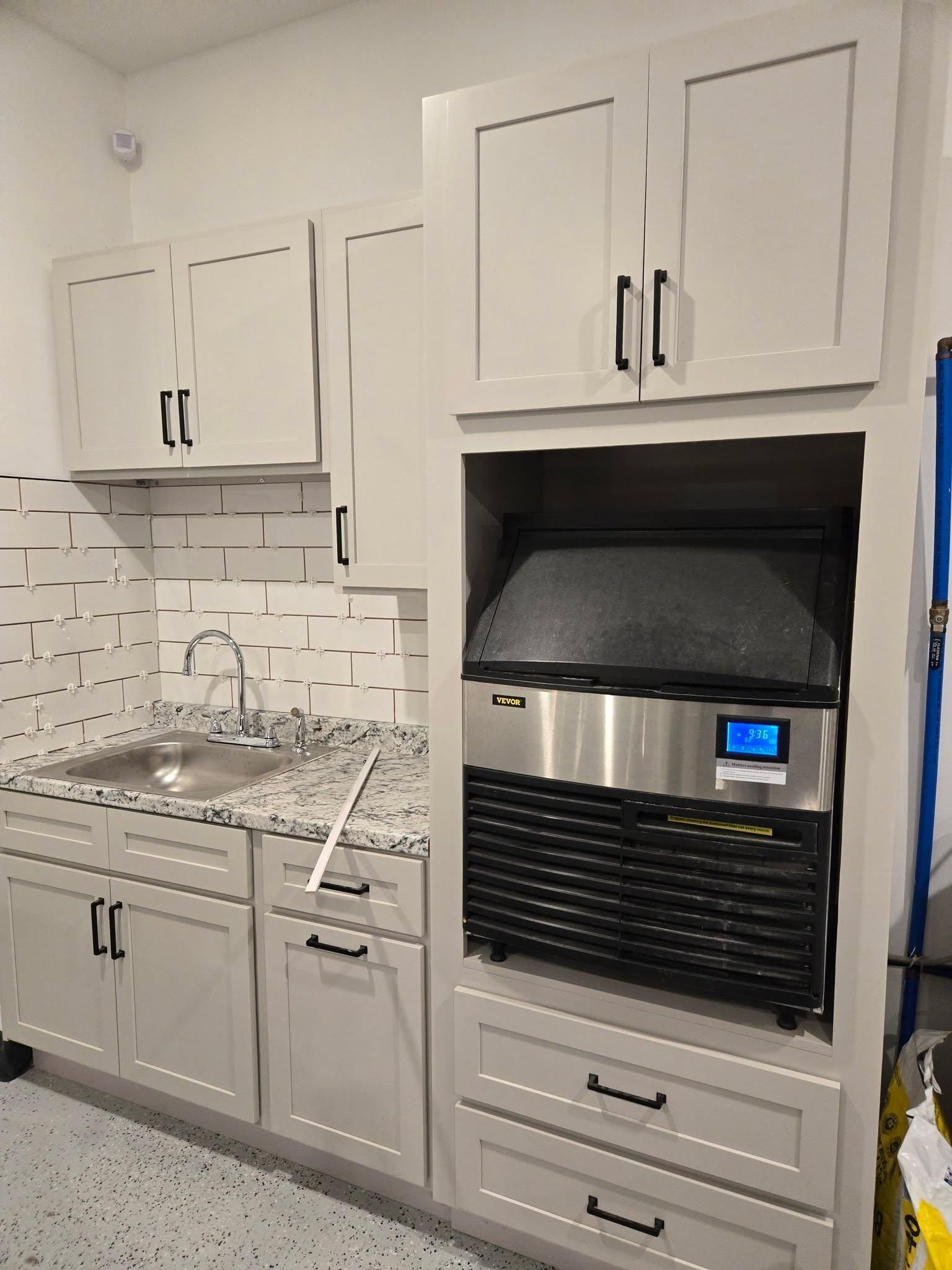  for Elite Contracting Services in Cecilia, KY