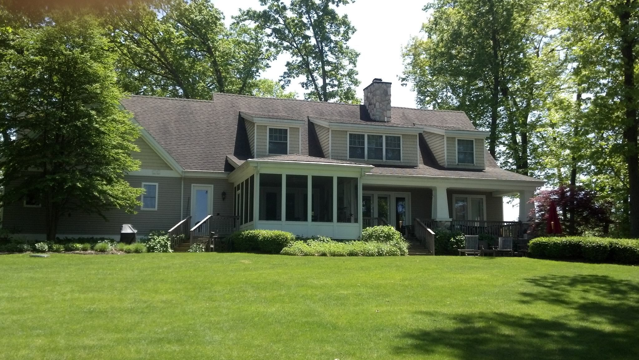  for Squids Roofing Inc in Cutlerville, MI