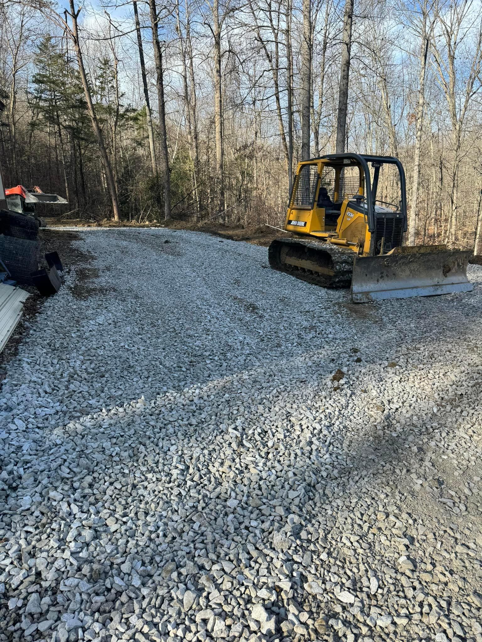 Concrete Driveways for Hellards Excavation and Concrete Services LLC in Mount Vernon, KY