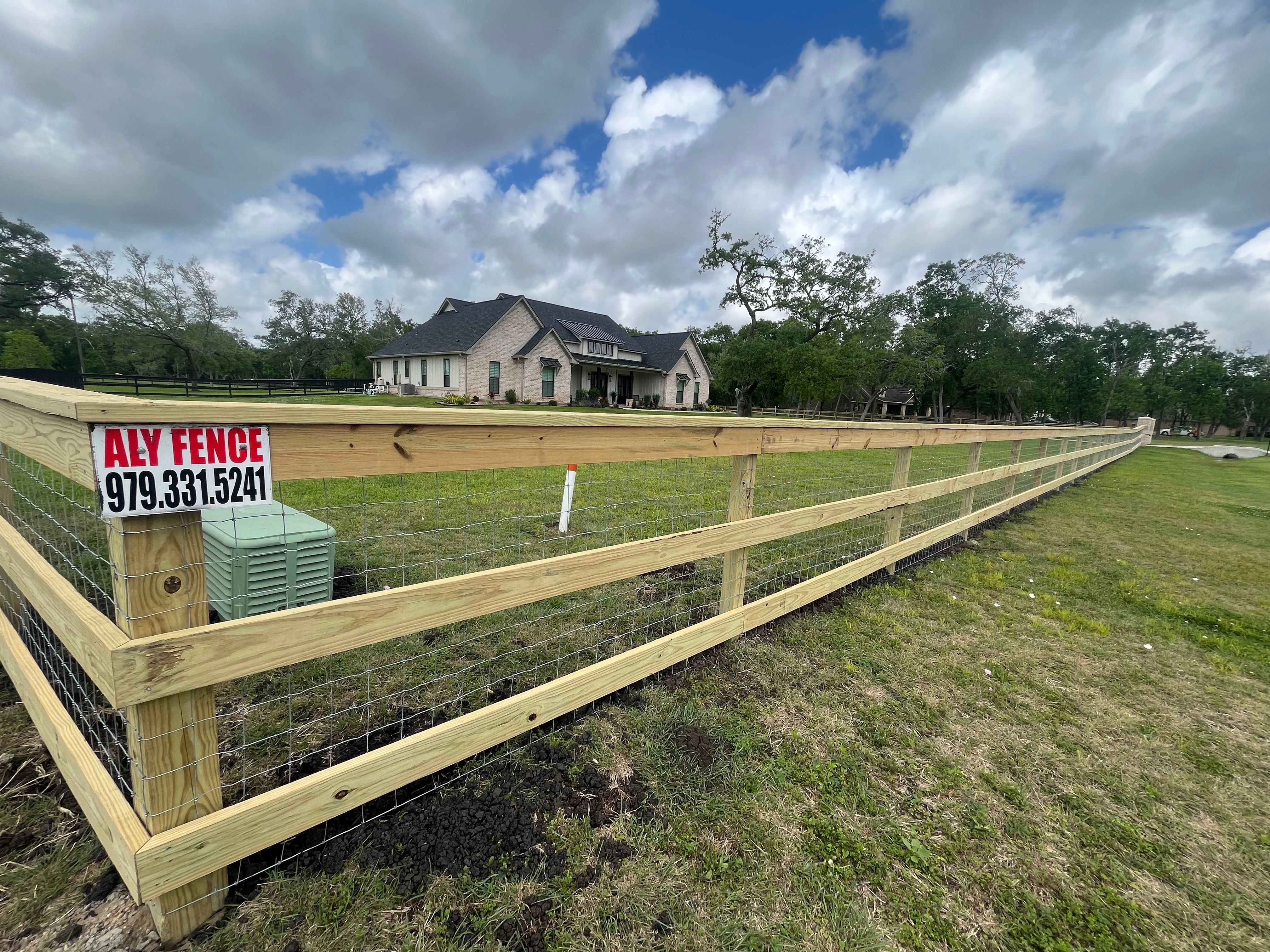 for Aly Fence in Angleton, TX