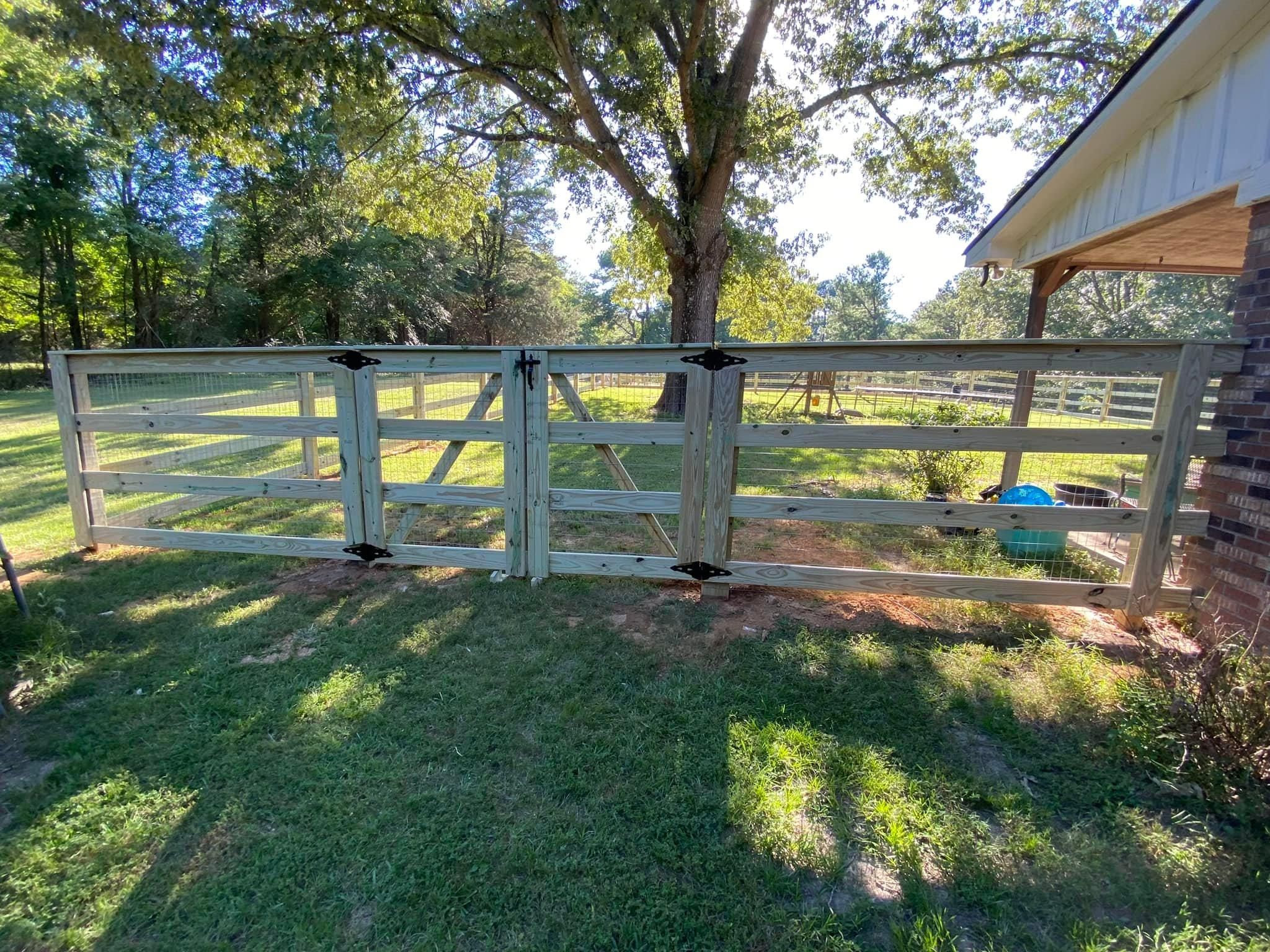  for Manning Fence, LLC in Hernando, MS