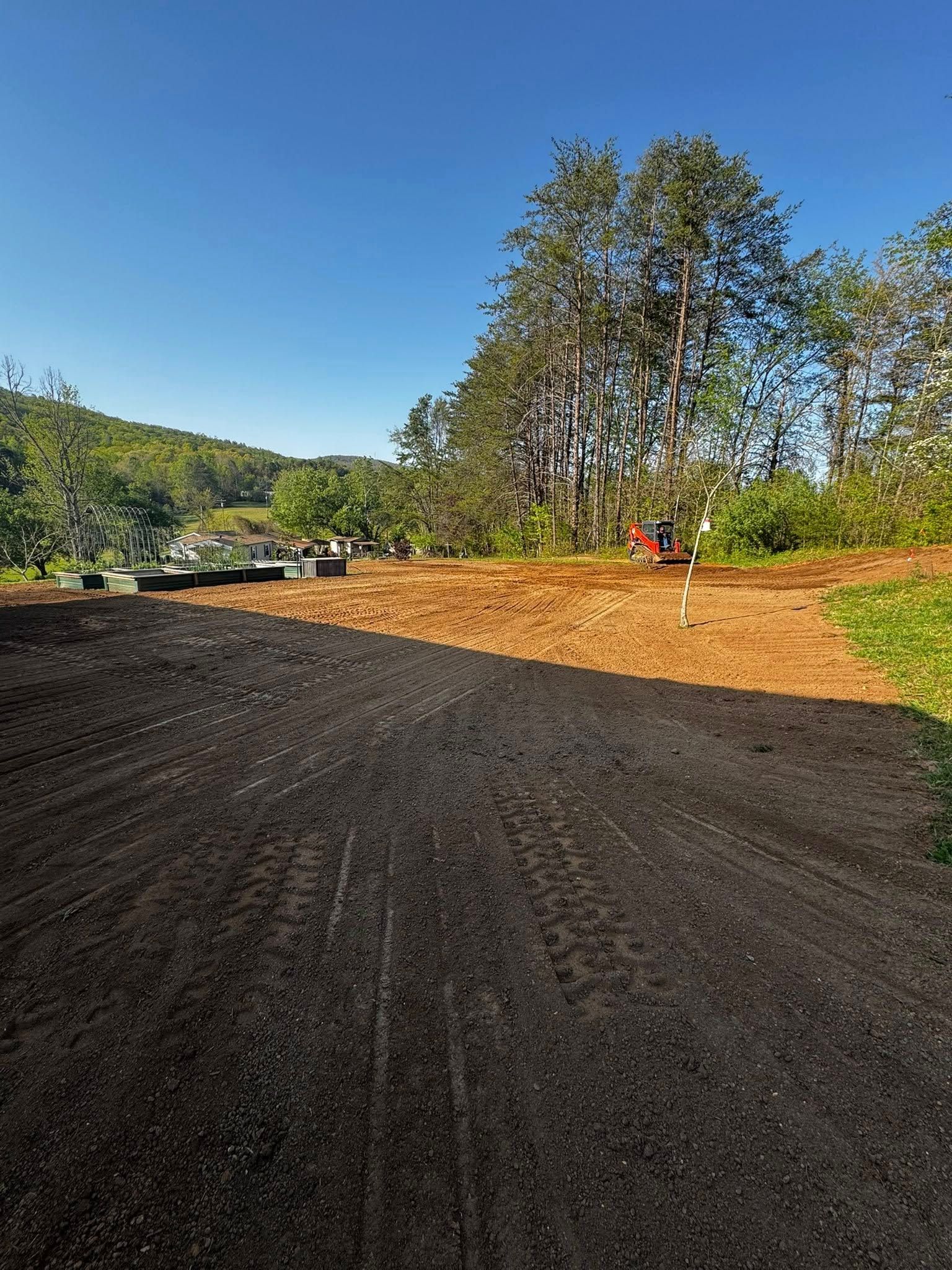  for Leal’s Lawn Service and Excavation in Dayton, TN