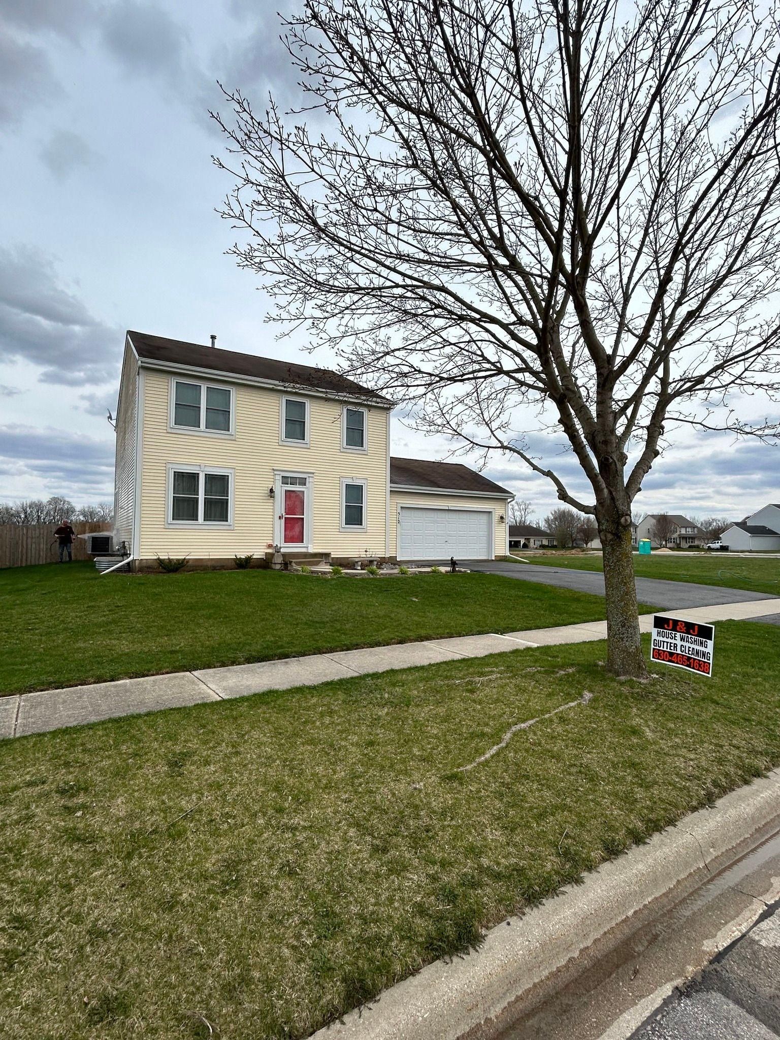 Home Softwash for J&J Power Washing and Gutter Cleaning in Sycamore, IL