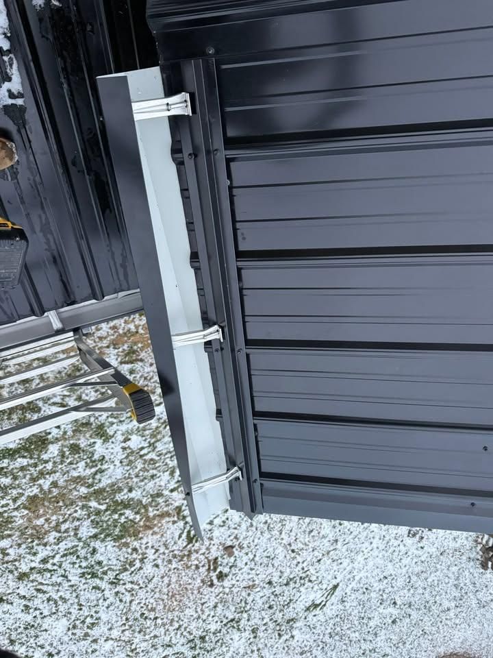  for Top Hand Roofing and Gutter in Pomeroy, OH