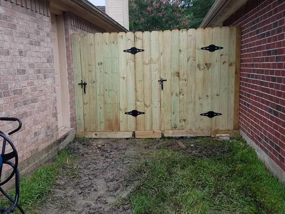  for Mondragon Fencing/Remodeling in Houston, TX
