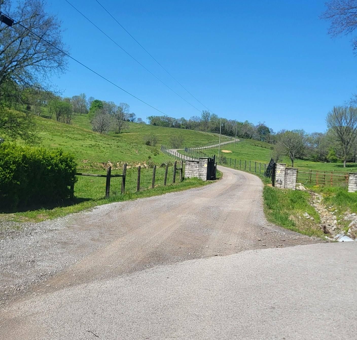  for Absolute Asphalt, Paving & Sealcoating in Lebanon, TN