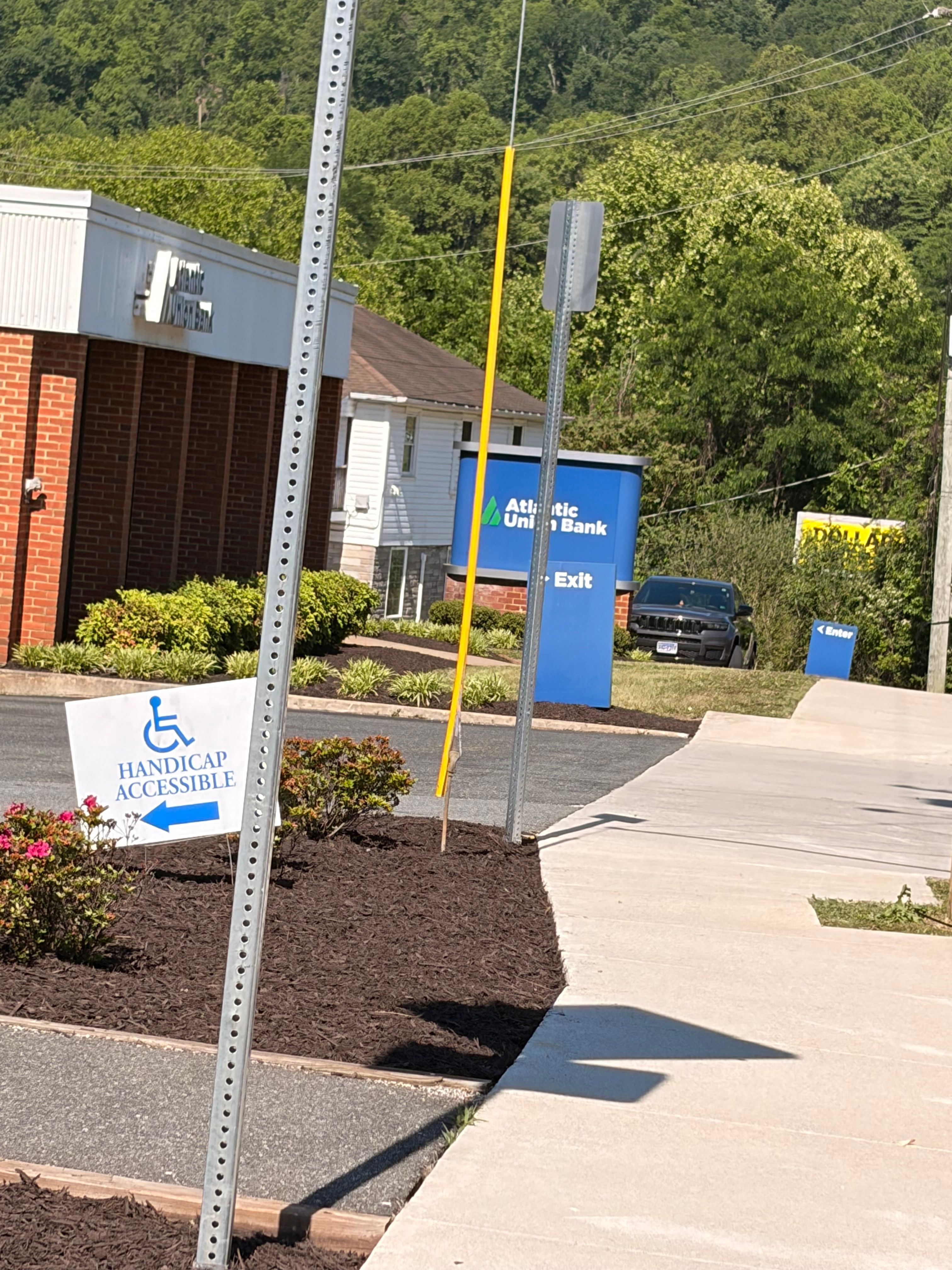  for Valencia’s Lawncare in Charlottesville, VA