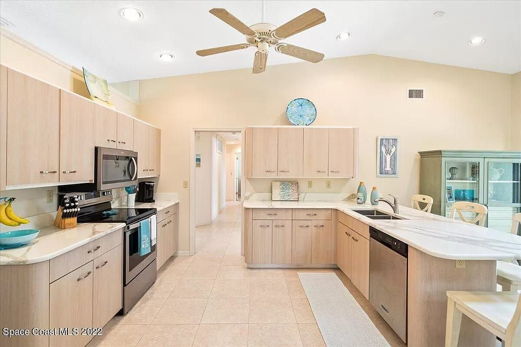 Interior Renovations for DR Cabinetry in Palm Bay, FL