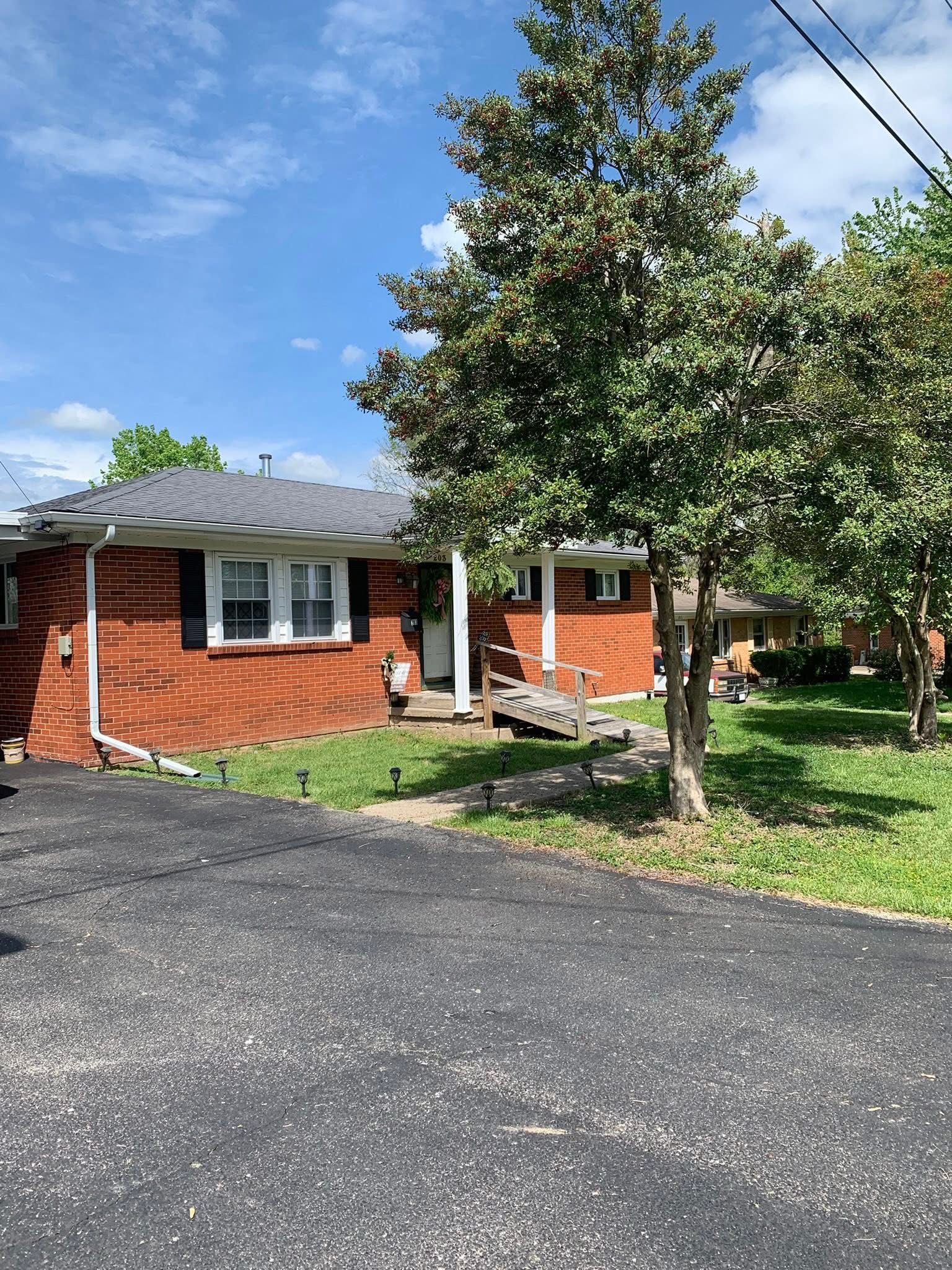 Roofing for Primetime Roofing  in Winchester, KY